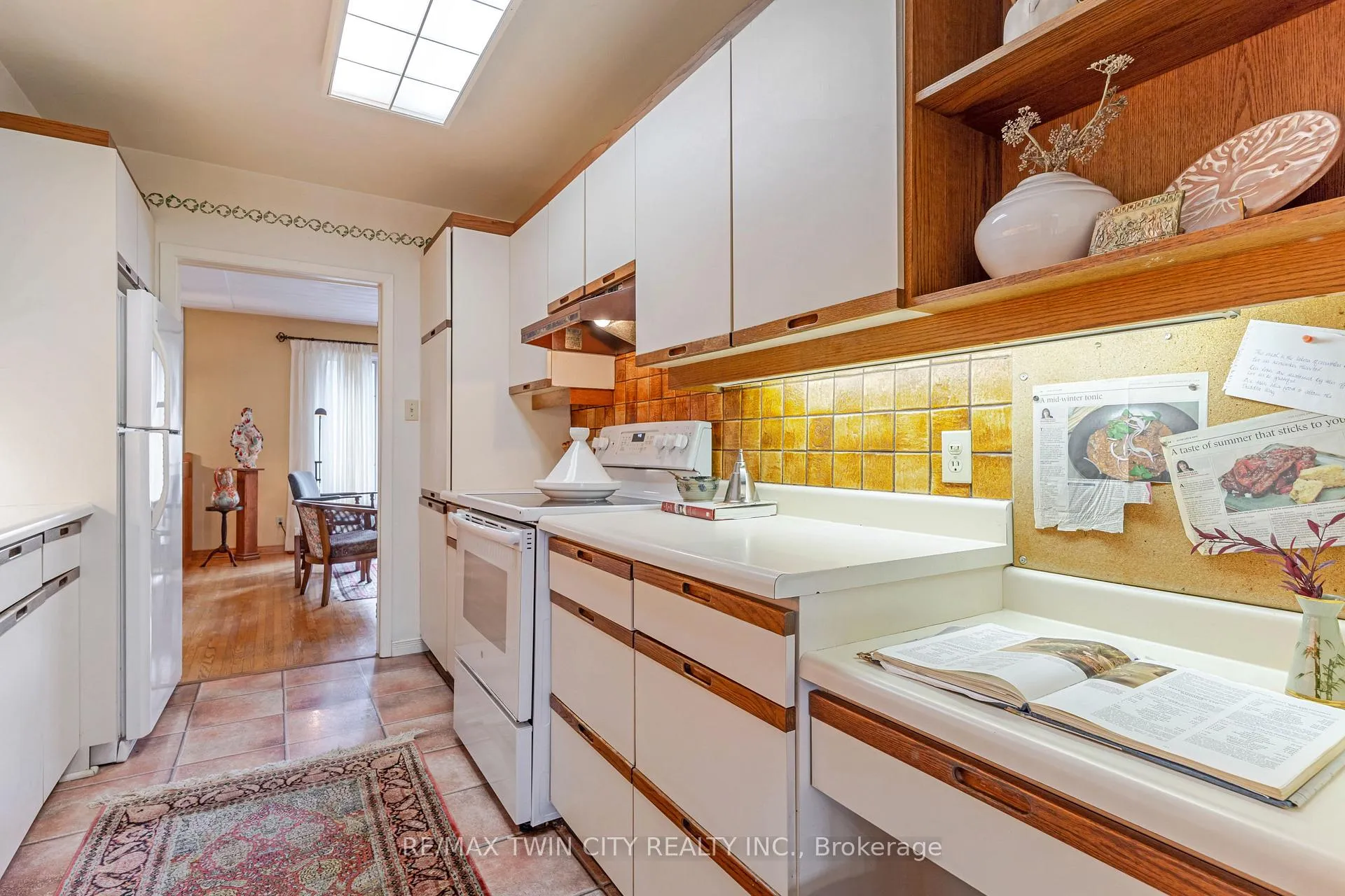 Photo 18 of 390 Tamarack Drive, Waterloo — HOMEH