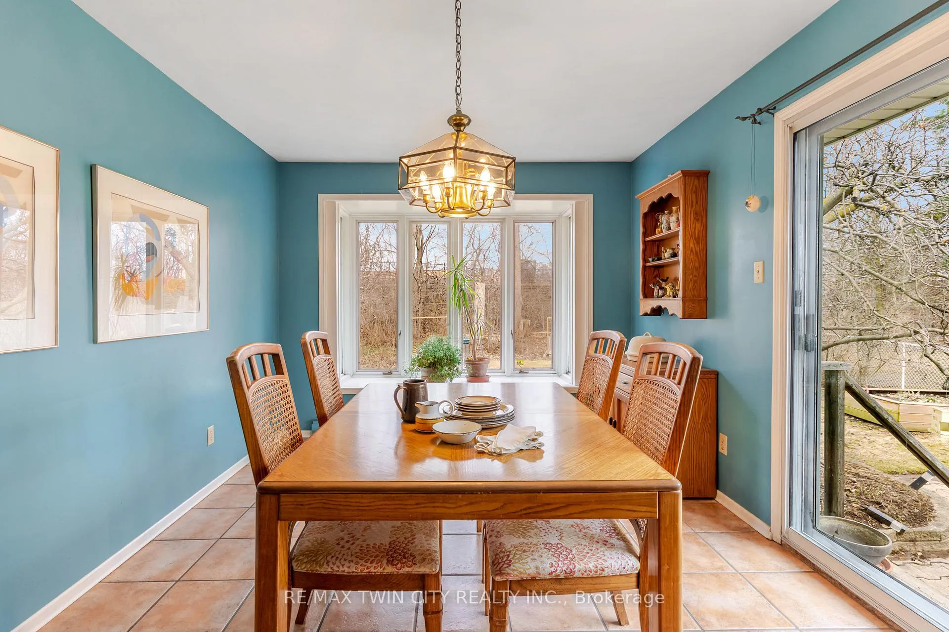Photo 21 of 390 Tamarack Drive, Waterloo — HOMEH