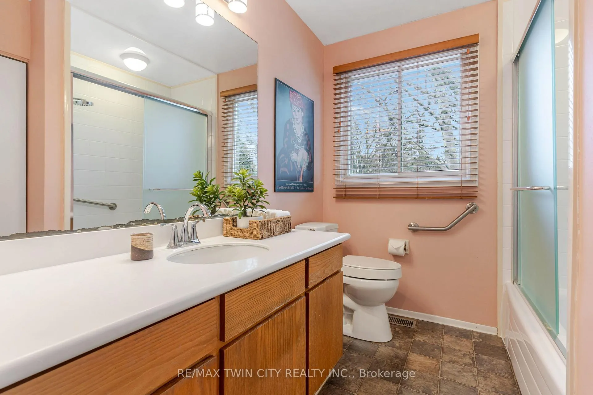 Photo 23 of 390 Tamarack Drive, Waterloo — HOMEH