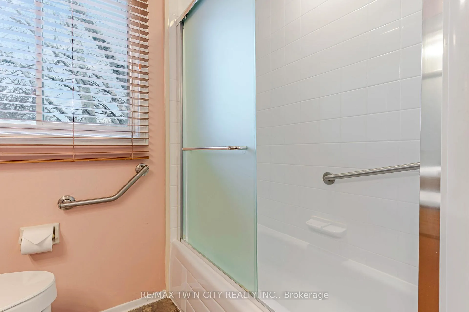 Photo 24 of 390 Tamarack Drive, Waterloo — HOMEH