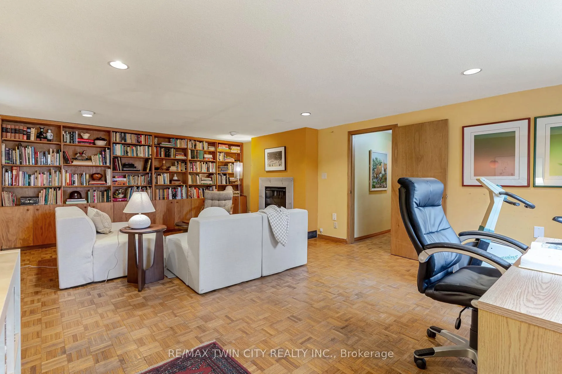 Photo 33 of 390 Tamarack Drive, Waterloo — HOMEH