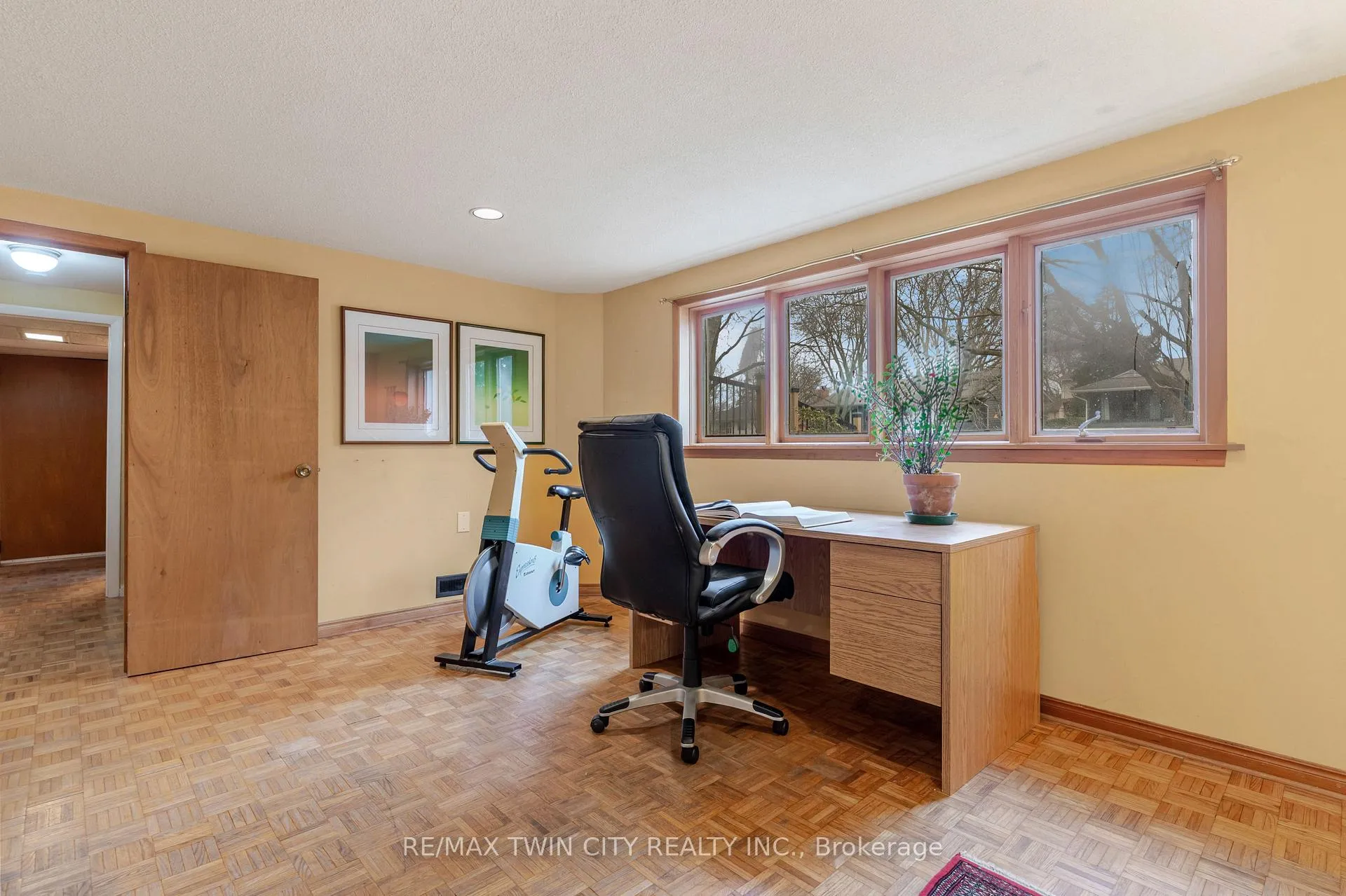 Photo 37 of 390 Tamarack Drive, Waterloo — HOMEH