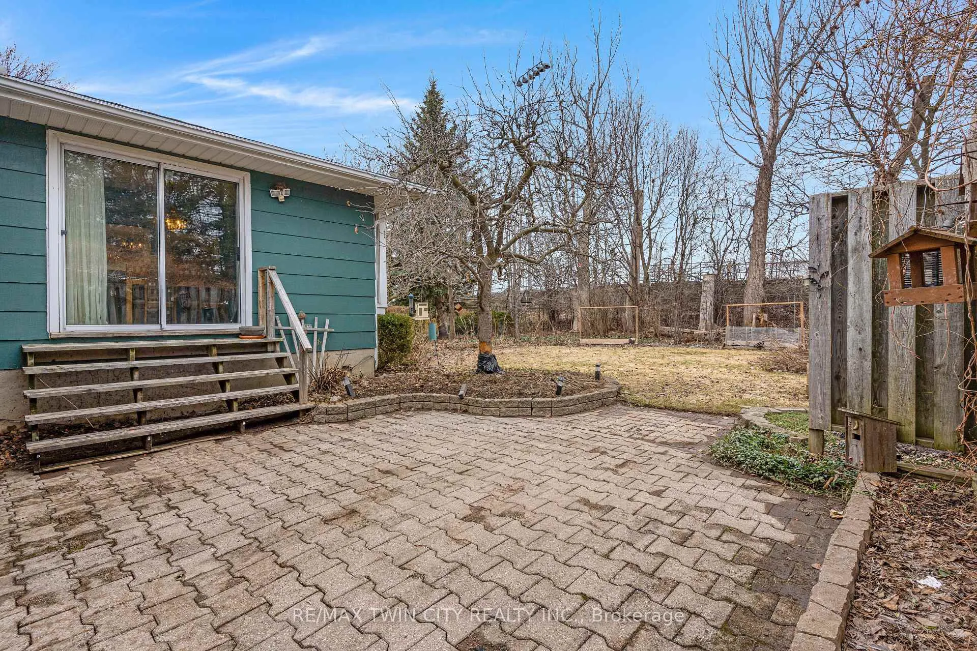 Photo 39 of 390 Tamarack Drive, Waterloo — HOMEH