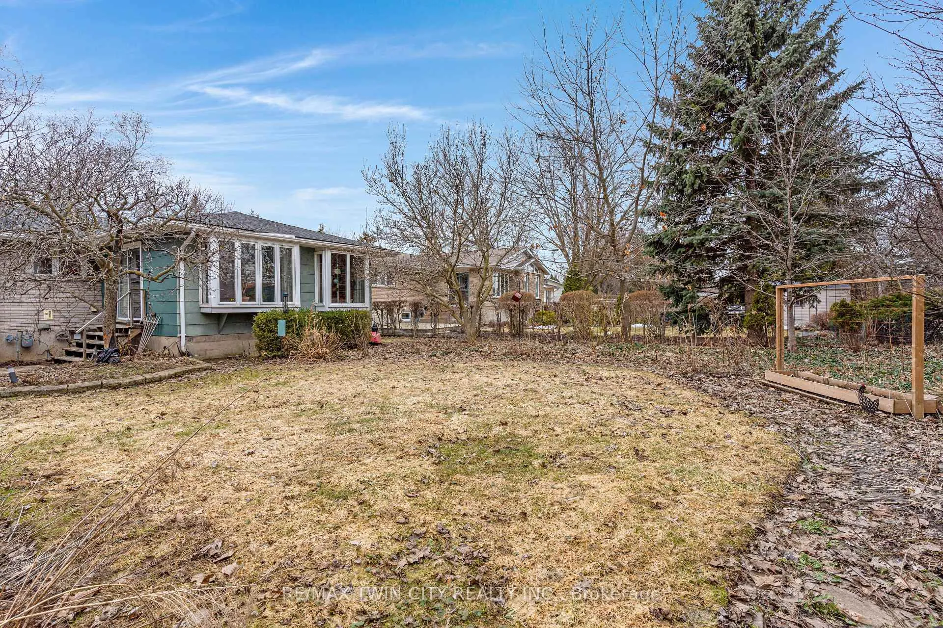 Photo 42 of 390 Tamarack Drive, Waterloo — HOMEH