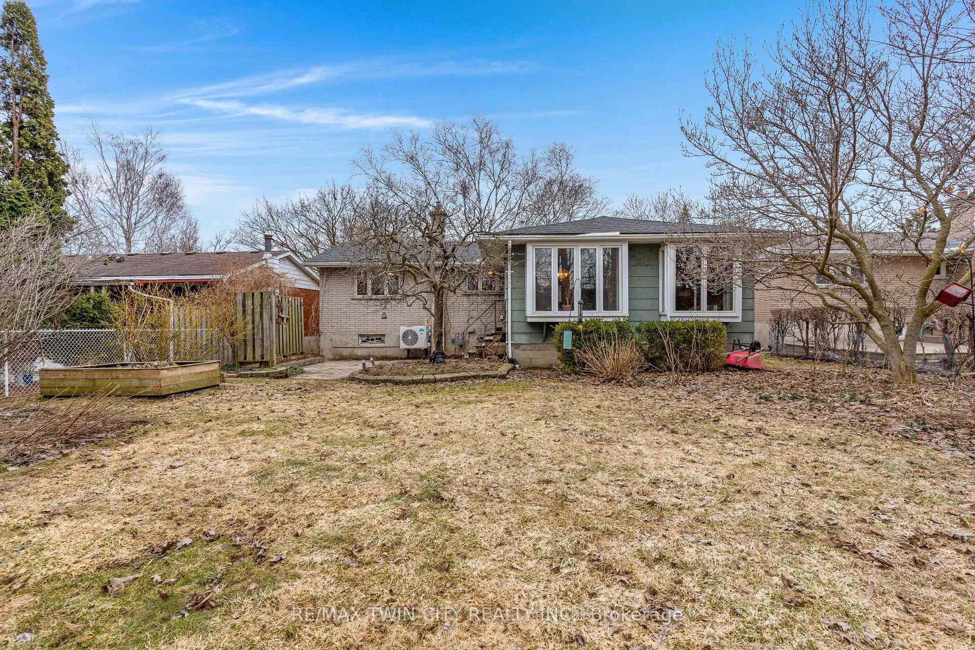 Photo 44 of 390 Tamarack Drive, Waterloo — HOMEH