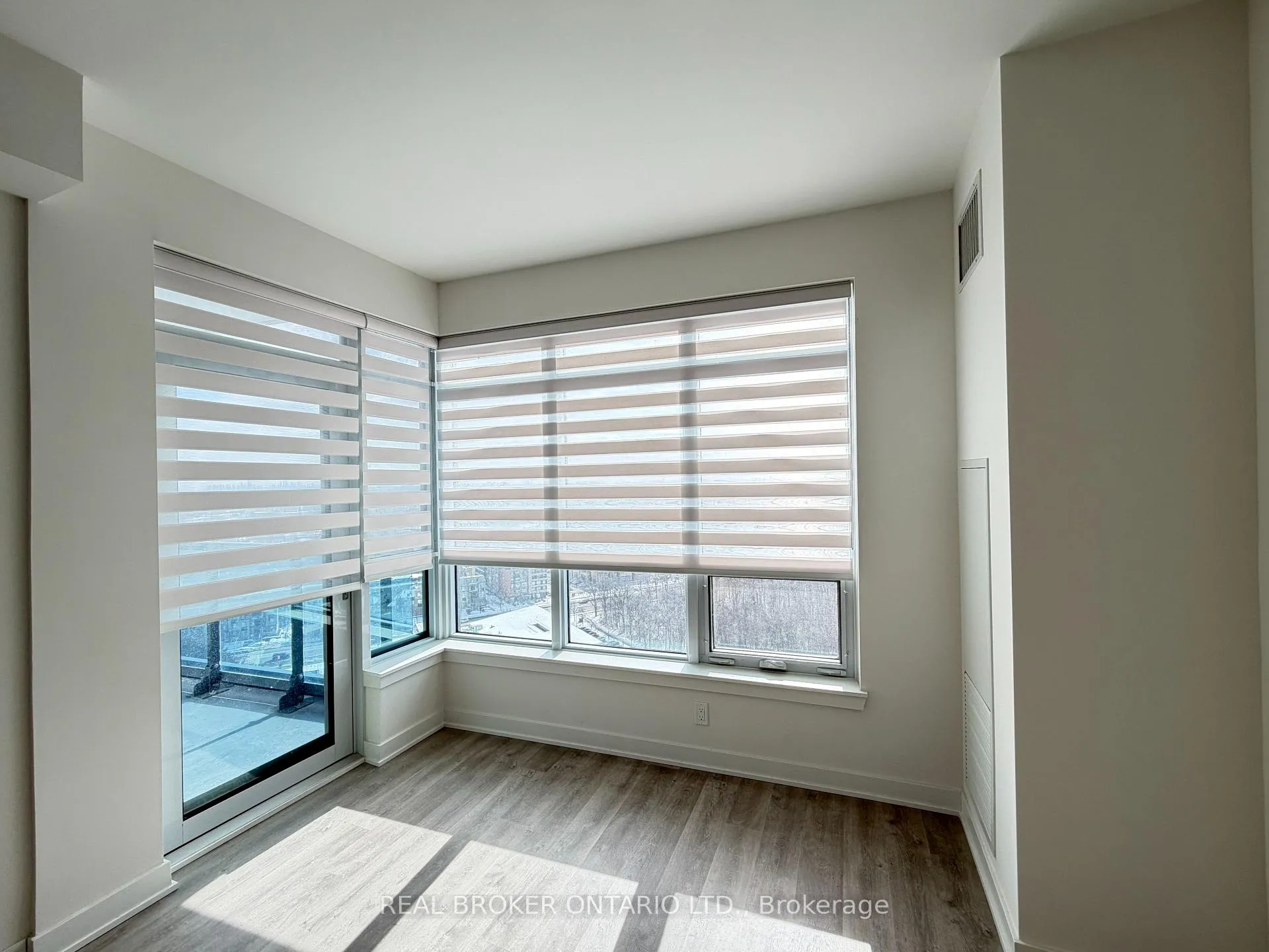 Photo 7 of Unit 1902A, 30 Upper Mall Way, Vaughan, Brownridge — HOMEH