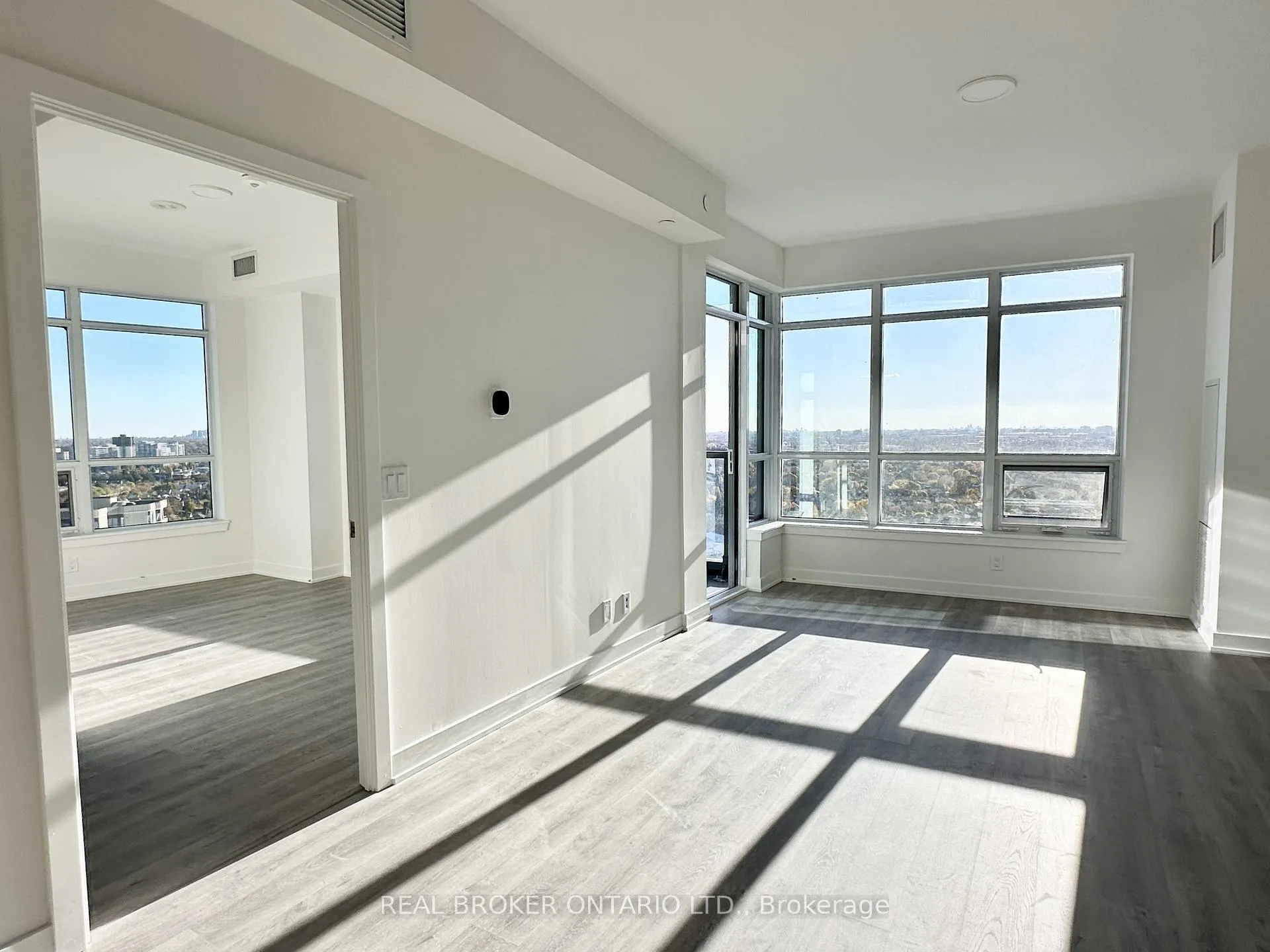 Photo 9 of Unit 1902A, 30 Upper Mall Way, Vaughan, Brownridge — HOMEH
