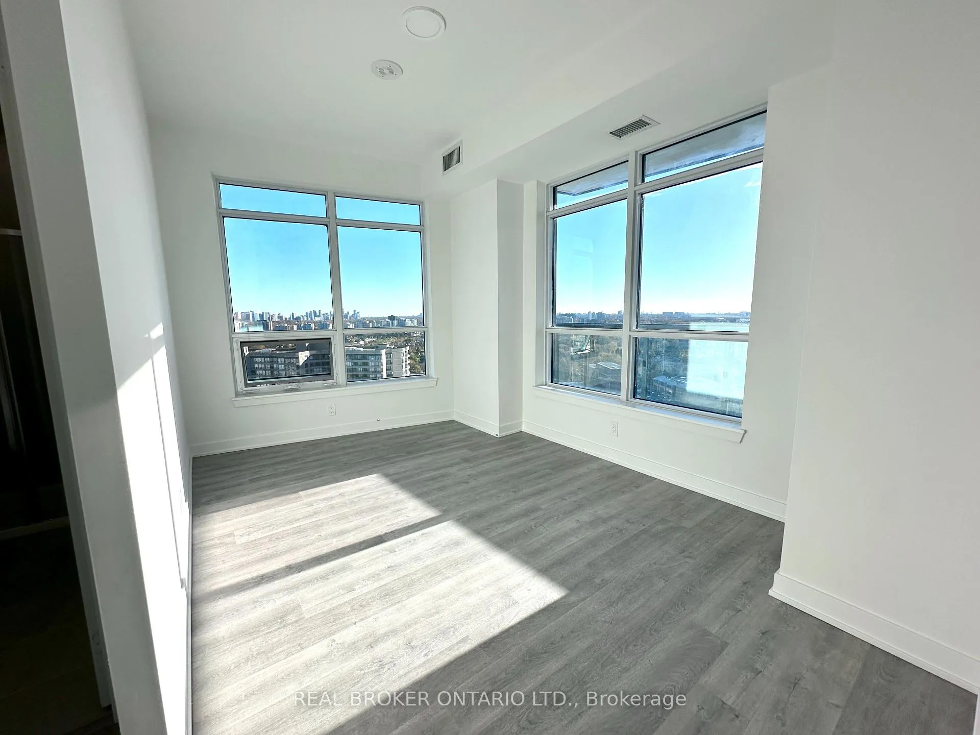 Photo 10 of Unit 1902A, 30 Upper Mall Way, Vaughan, Brownridge — HOMEH