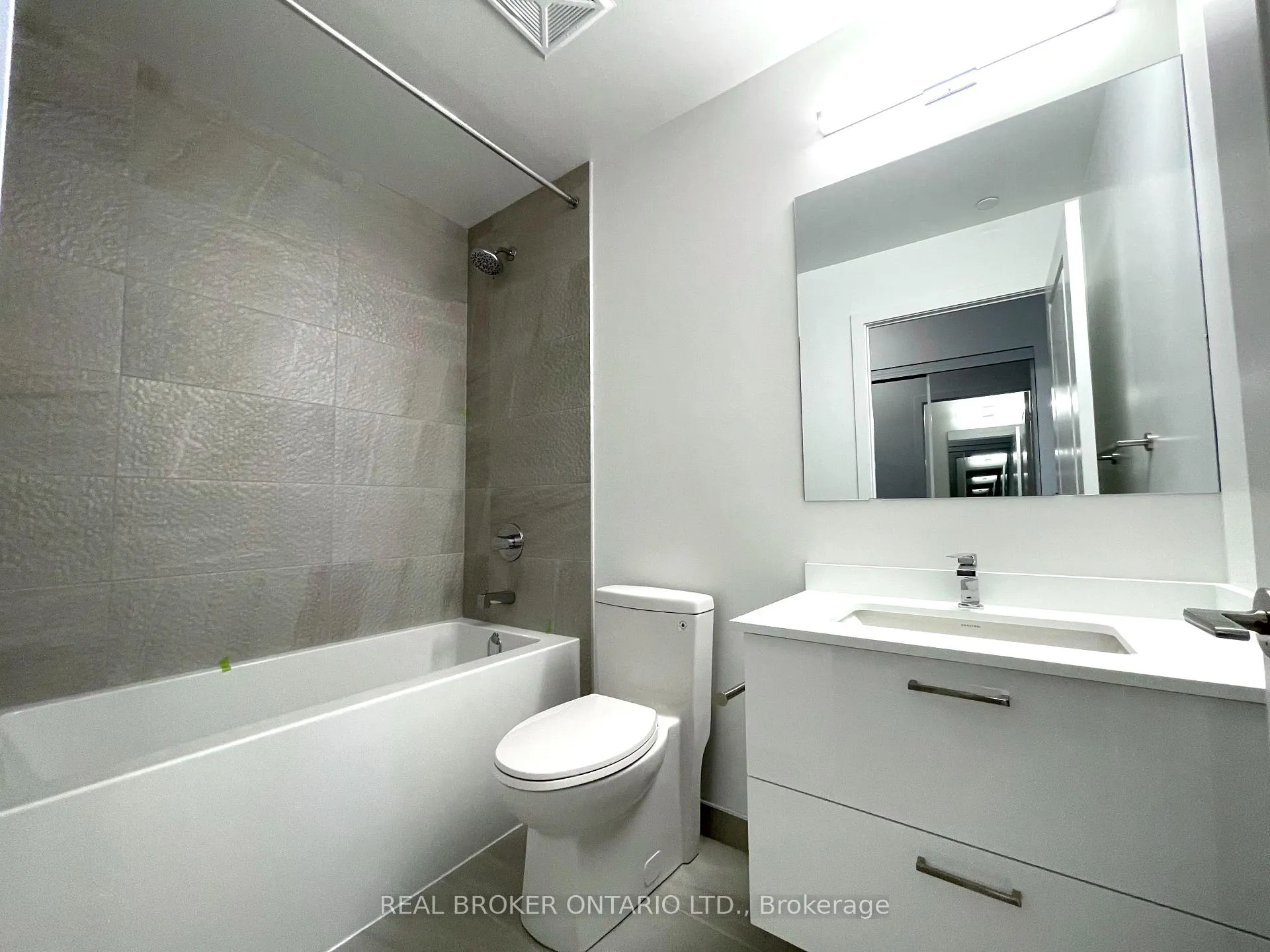 Photo 17 of Unit 1902A, 30 Upper Mall Way, Vaughan, Brownridge — HOMEH