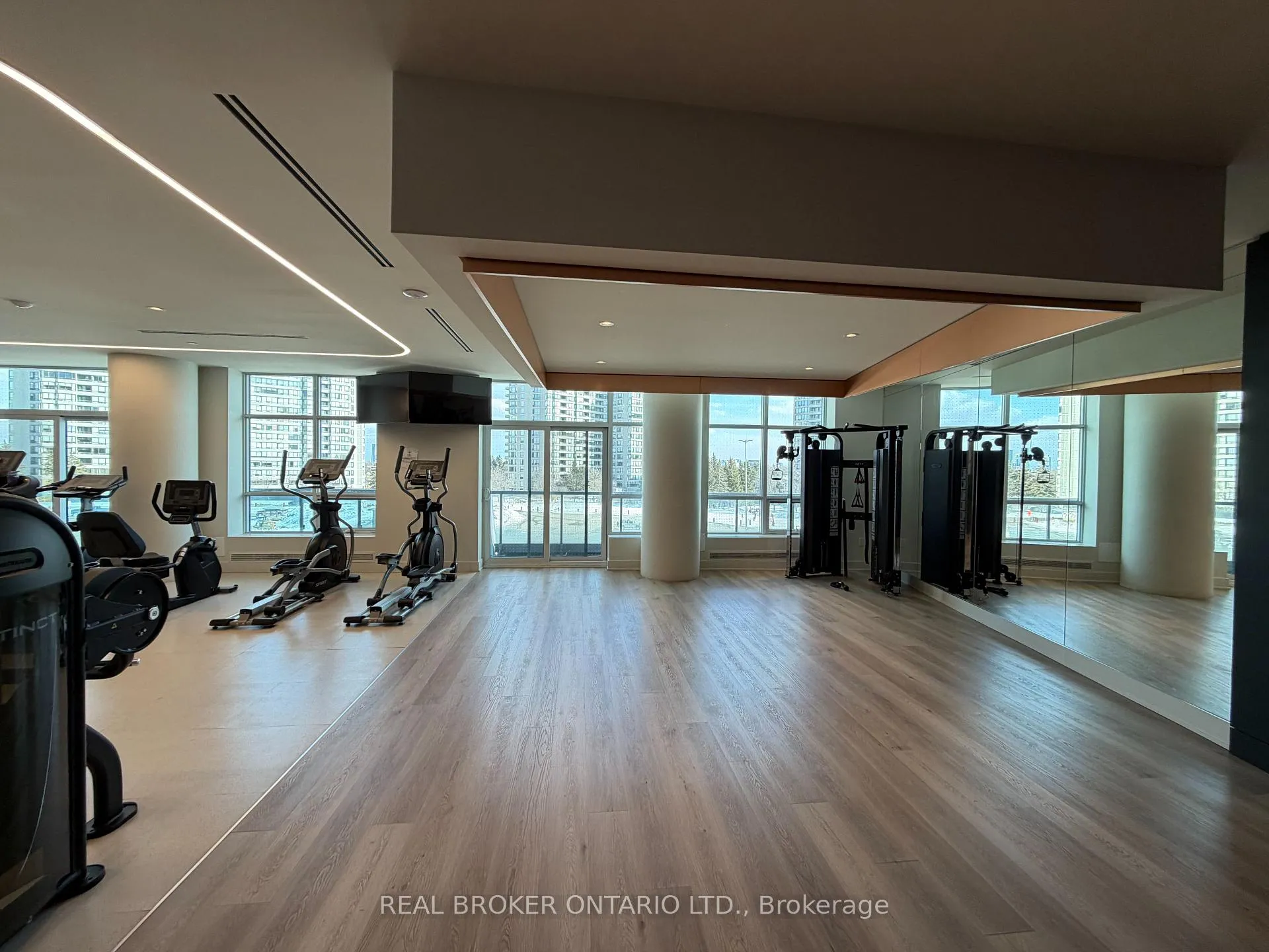 Photo 24 of Unit 1902A, 30 Upper Mall Way, Vaughan, Brownridge — HOMEH