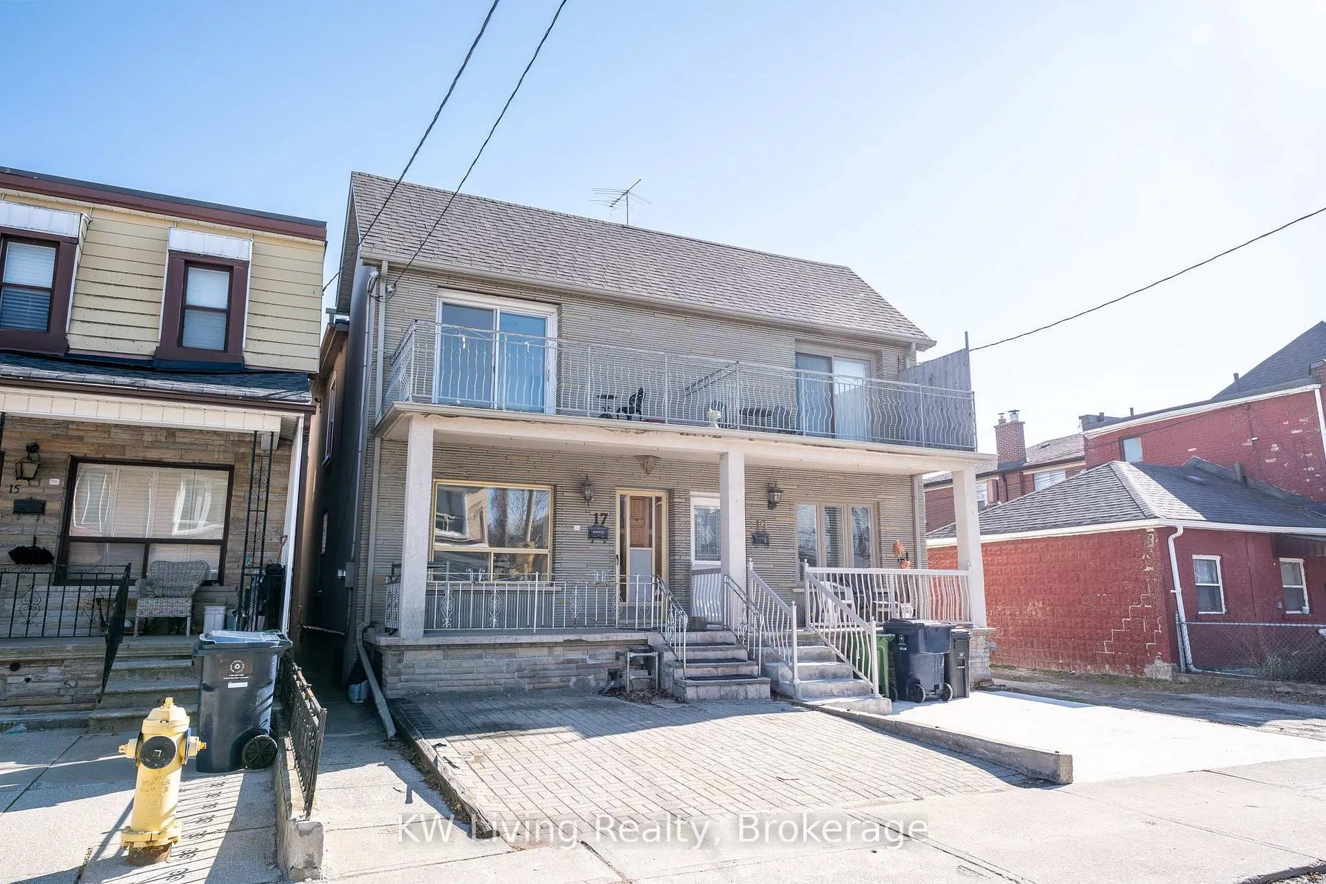 Photo 1 of 17 Treford Place, Toronto, Trinity-Bellwoods — HOMEH
