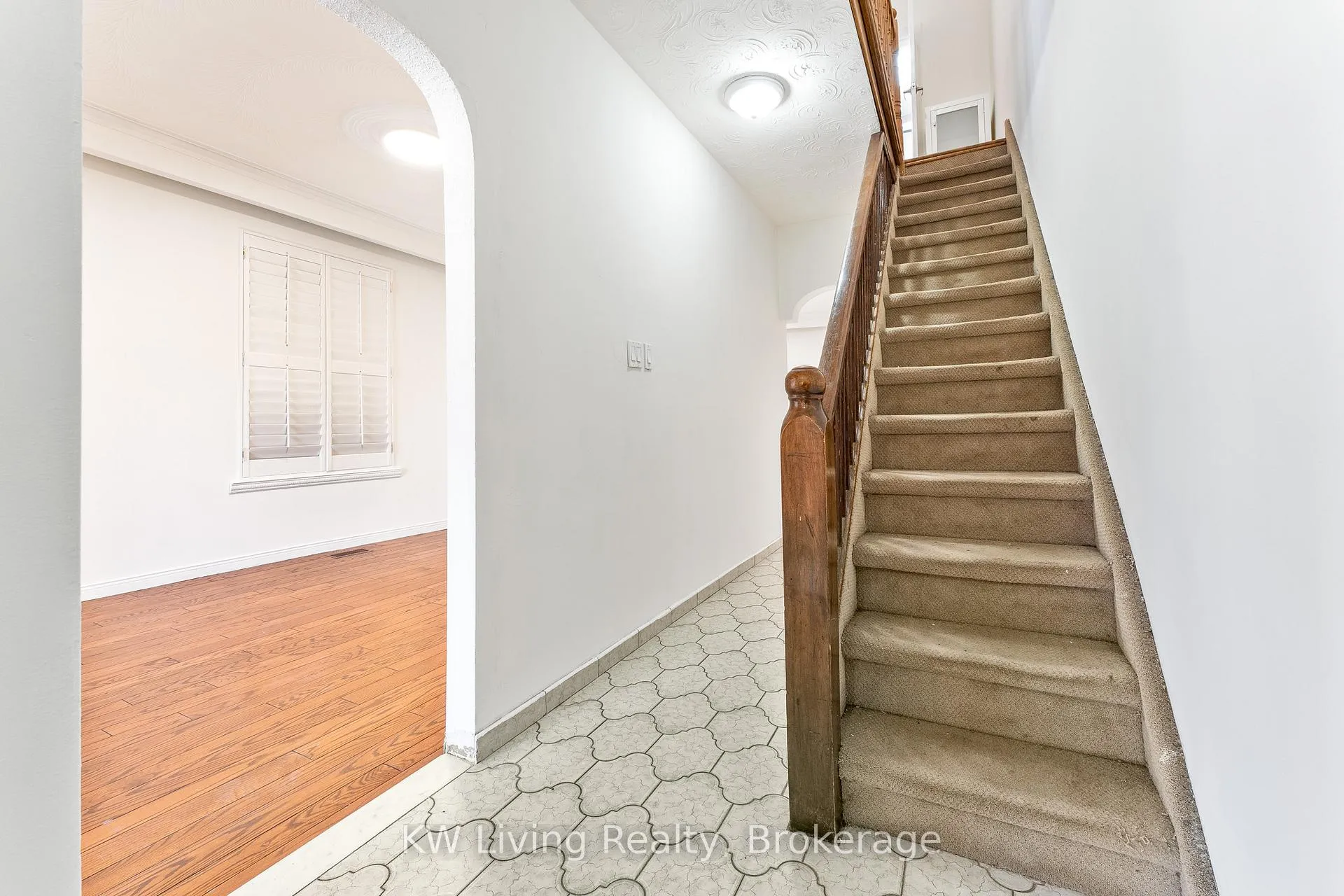 Photo 9 of 17 Treford Place, Toronto, Trinity-Bellwoods — HOMEH