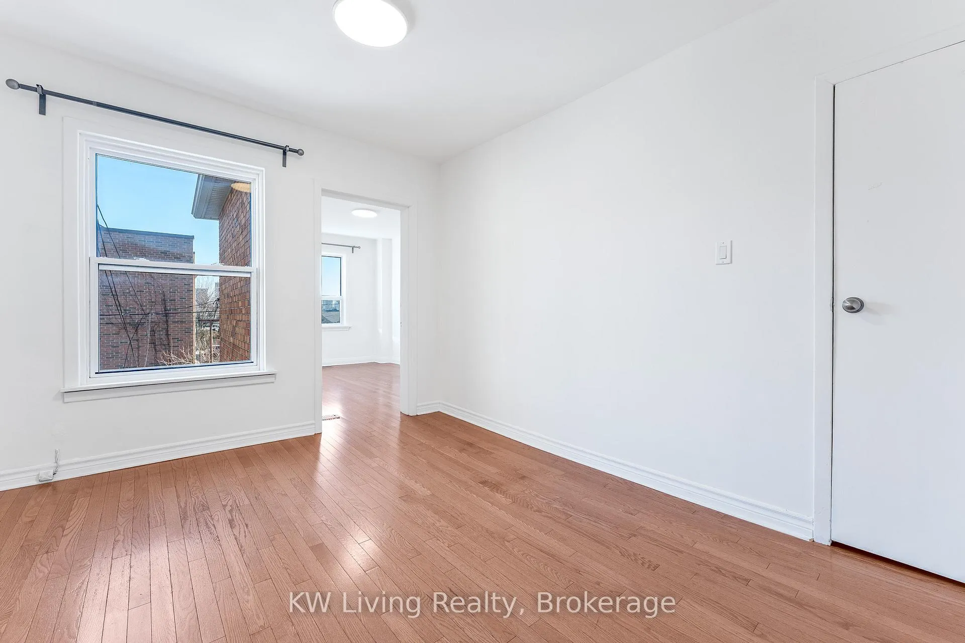 Photo 13 of 17 Treford Place, Toronto, Trinity-Bellwoods — HOMEH