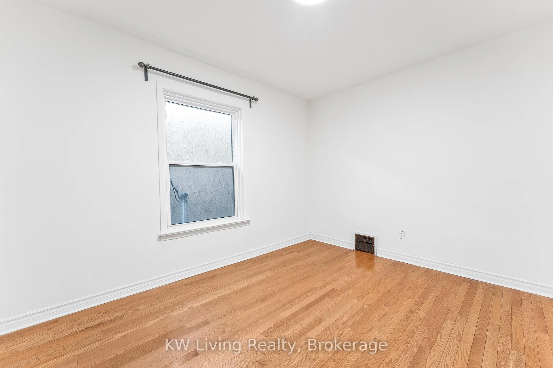 Photo 17 of 17 Treford Place, Toronto, Trinity-Bellwoods — HOMEH