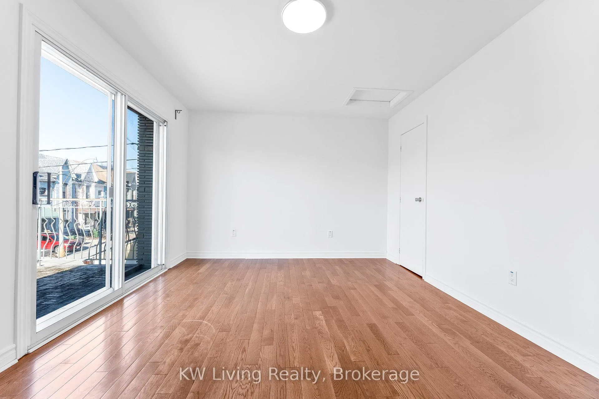 Photo 20 of 17 Treford Place, Toronto, Trinity-Bellwoods — HOMEH