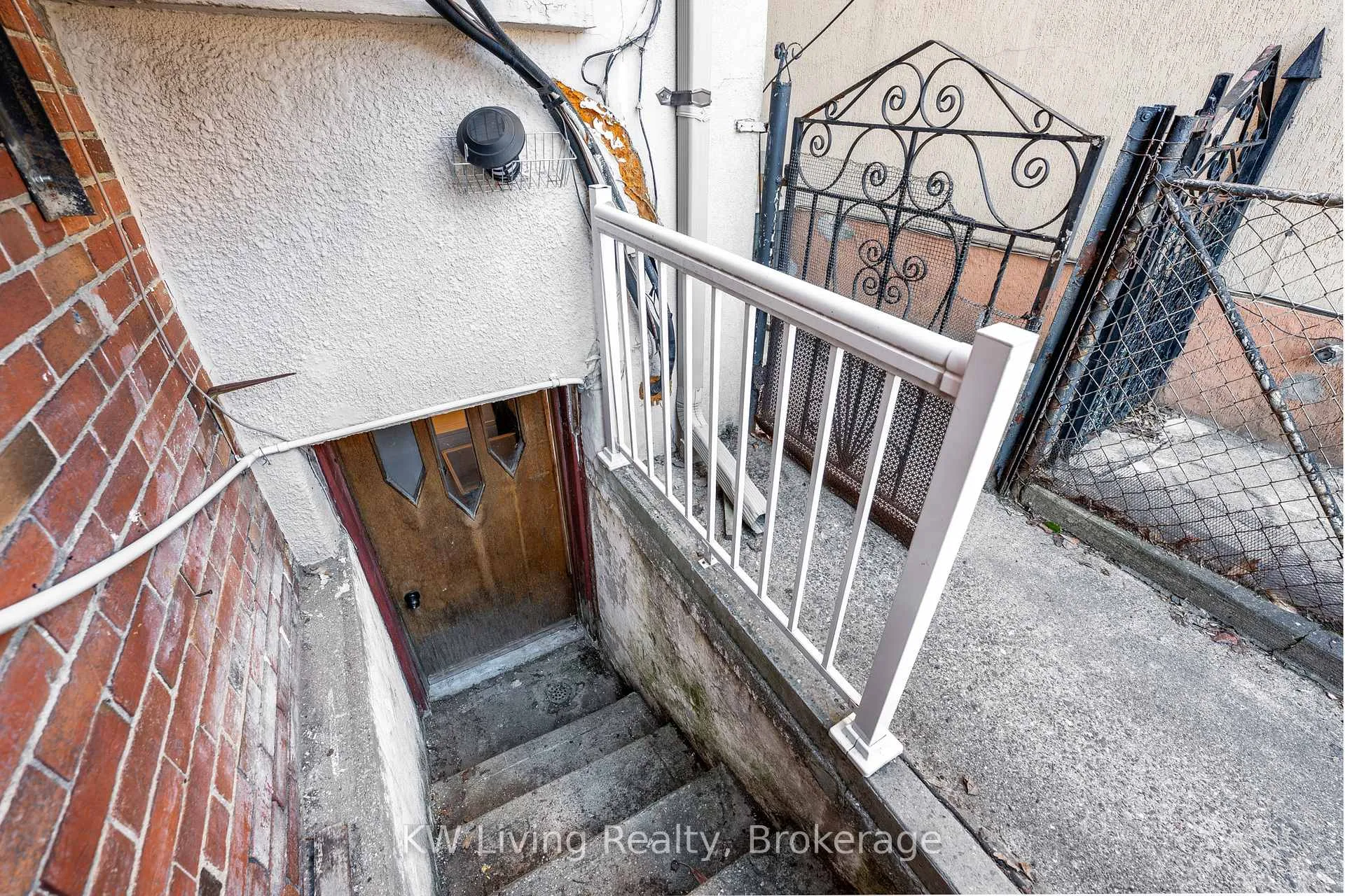 Photo 22 of 17 Treford Place, Toronto, Trinity-Bellwoods — HOMEH