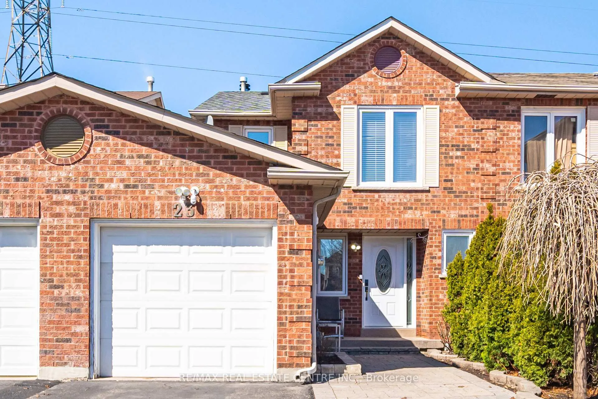 Photo 3 of 23 Acadian Heights W, Brampton, Fletcher's Creek South — HOMEH