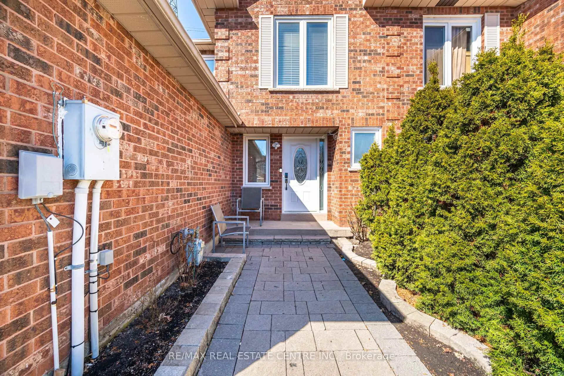 Photo 4 of 23 Acadian Heights W, Brampton, Fletcher's Creek South — HOMEH