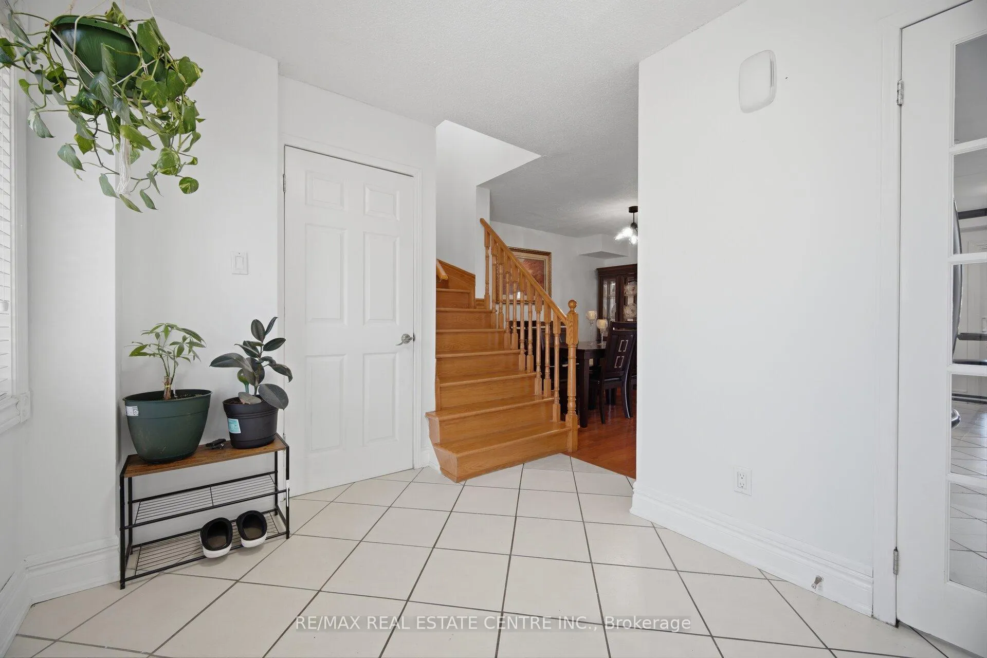 Photo 6 of 23 Acadian Heights W, Brampton, Fletcher's Creek South — HOMEH