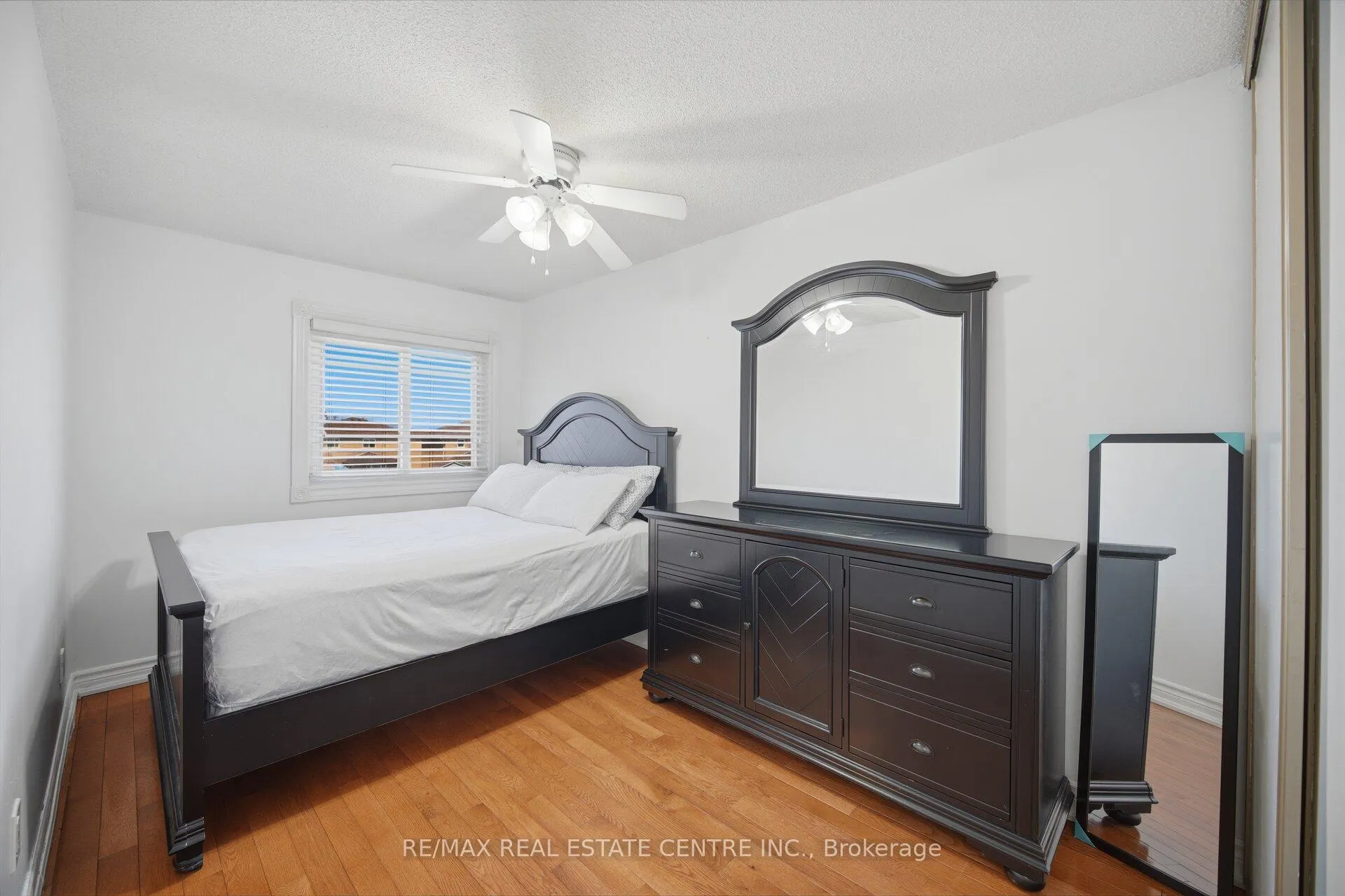 Photo 35 of 23 Acadian Heights W, Brampton, Fletcher's Creek South — HOMEH