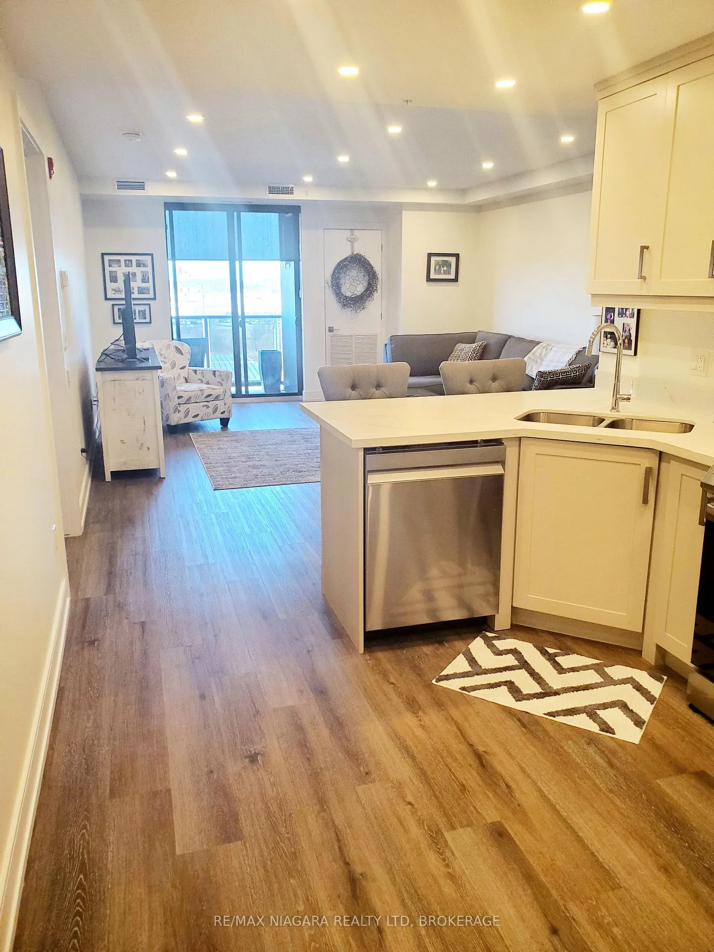 Photo 8 of Unit 505, 300B Fourth Avenue, St. Catharines, Ridley — HOMEH