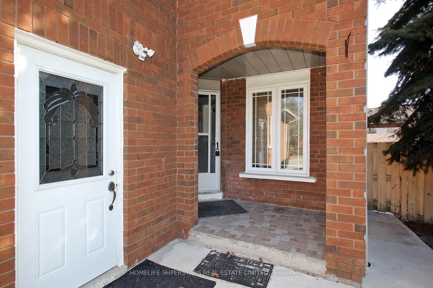 Photo 3 of 125 Bighorn Crescent, Brampton, Sandringham-Wellington — HOMEH
