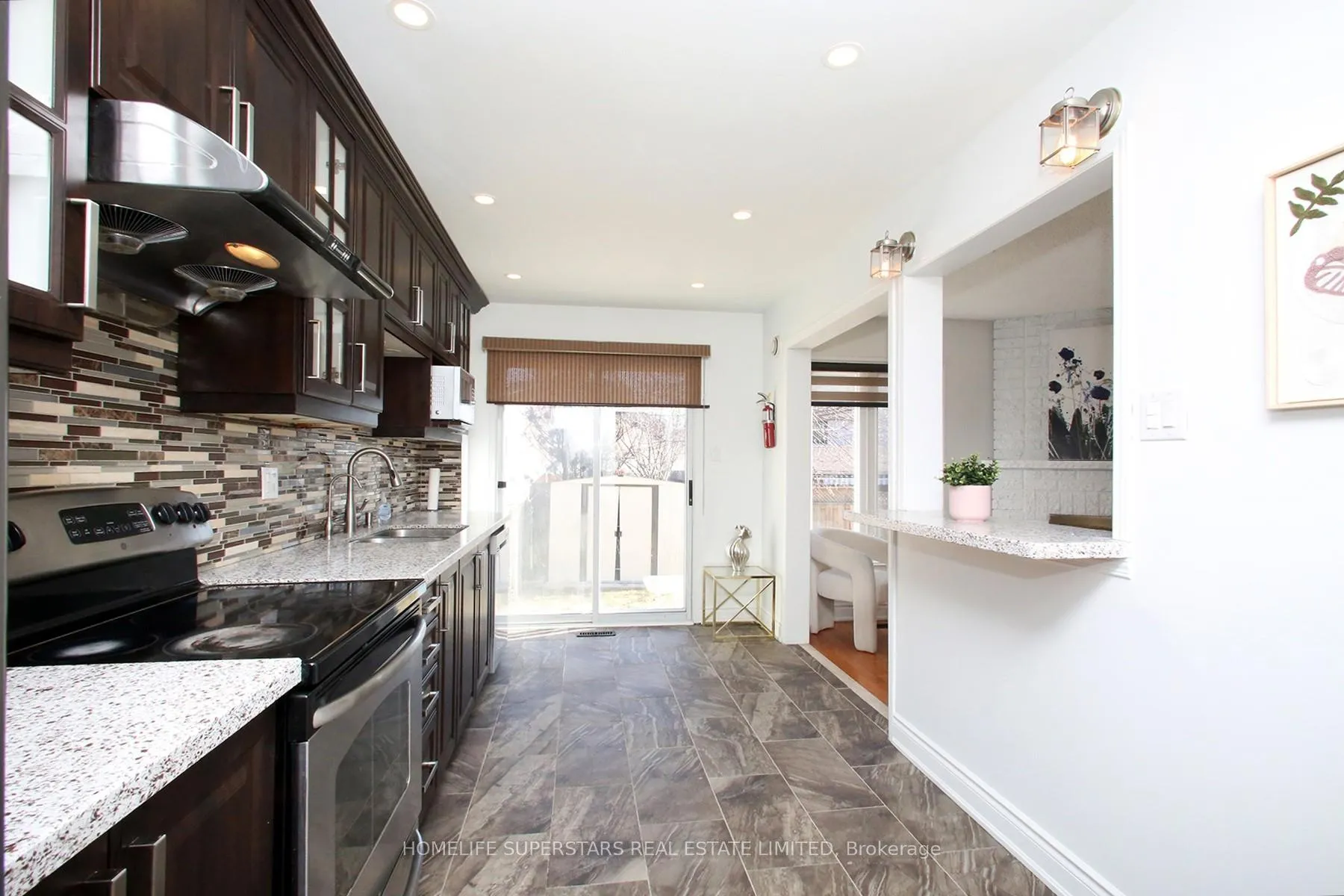 Photo 14 of 125 Bighorn Crescent, Brampton, Sandringham-Wellington — HOMEH