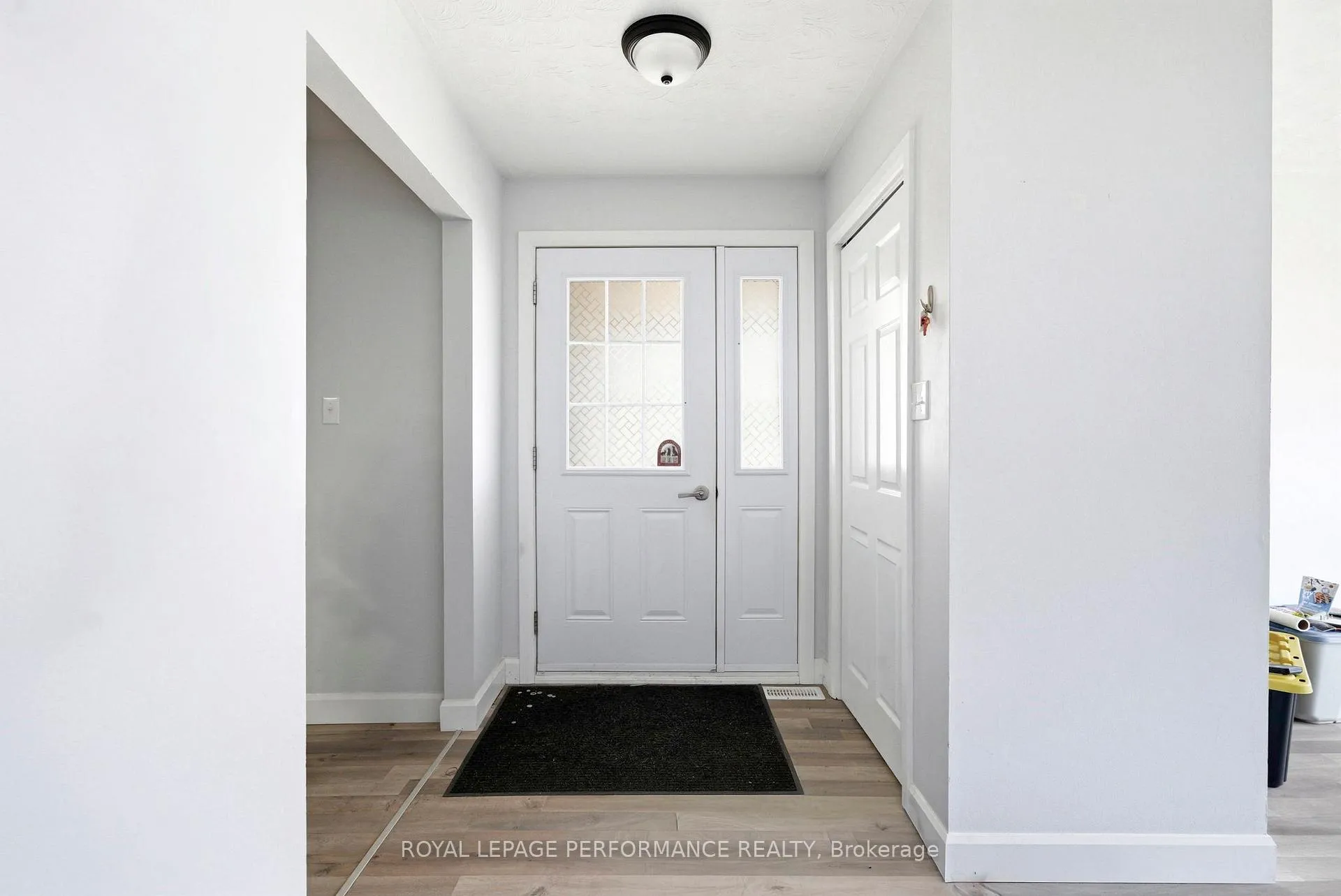 Photo 4 of 2703 Ross Avenue, Cornwall — HOMEH