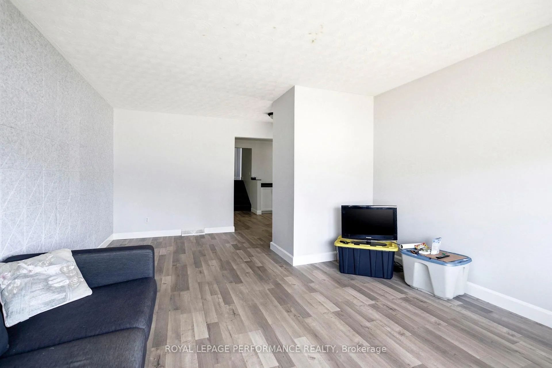 Photo 8 of 2703 Ross Avenue, Cornwall — HOMEH
