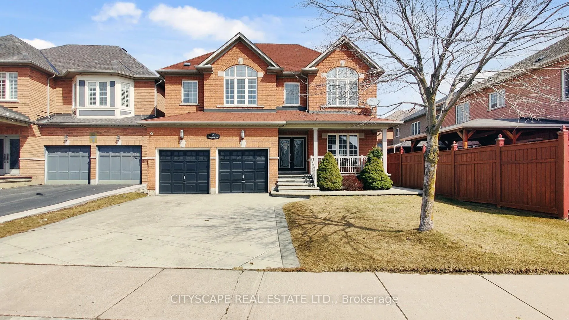 Front of 7 Yellow Avens Boulevard