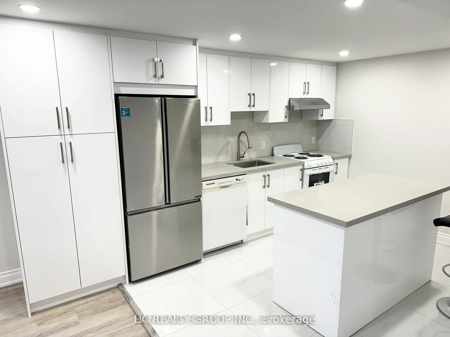 Photo 3 of Lower 2 Barker Court, Markham, Sherwood-Amberglen — HOMEH