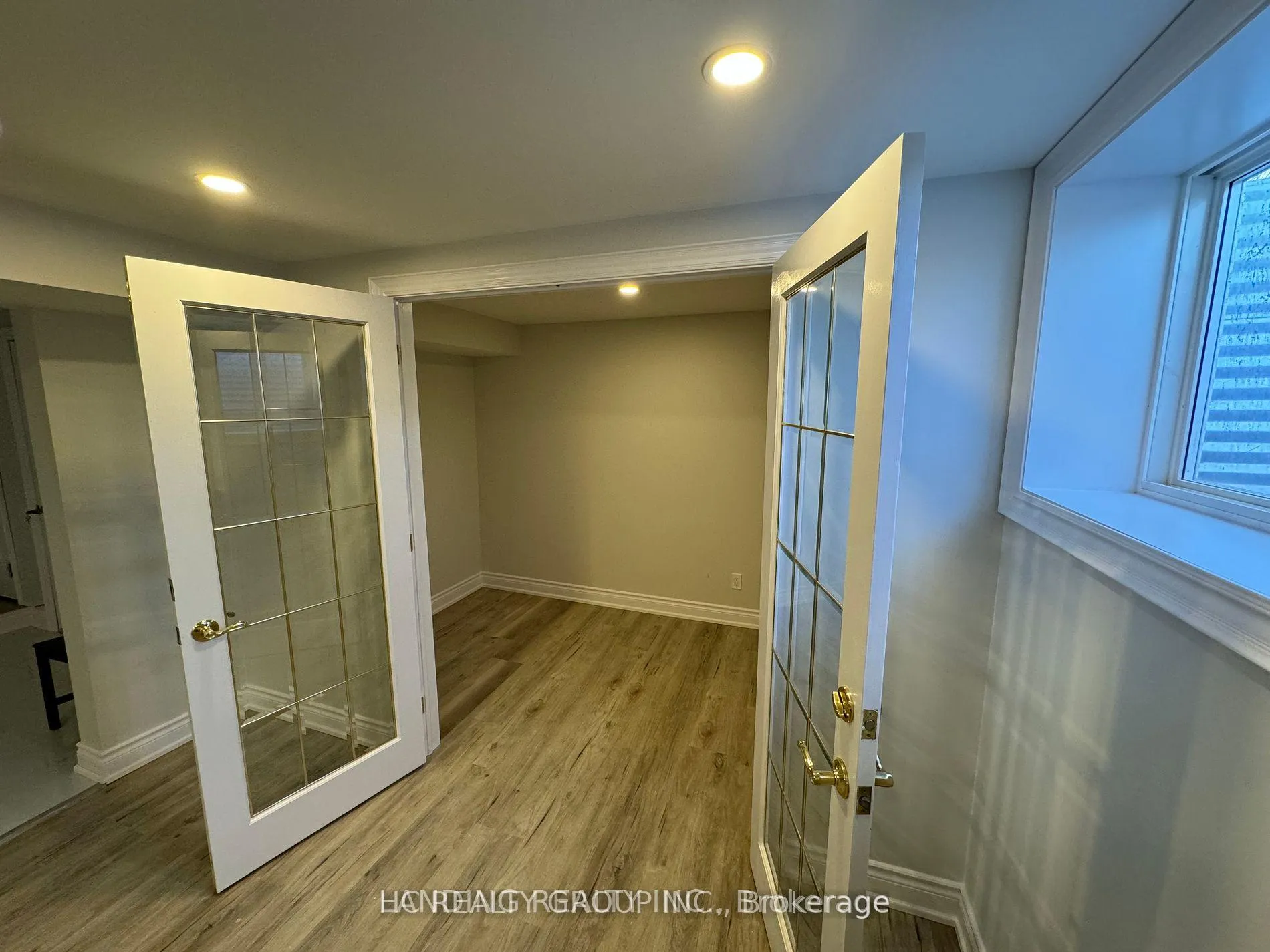 Photo 6 of Lower 2 Barker Court, Markham, Sherwood-Amberglen — HOMEH