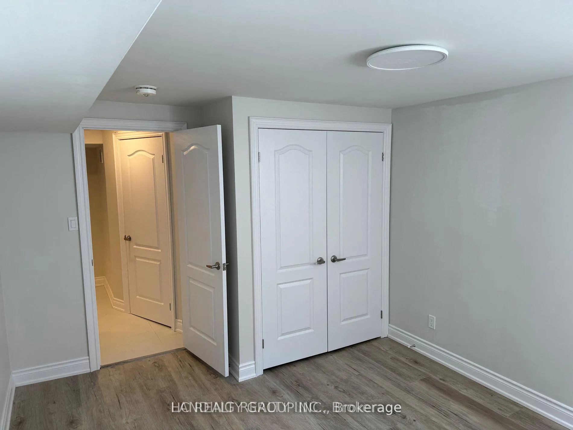 Photo 8 of Lower 2 Barker Court, Markham, Sherwood-Amberglen — HOMEH