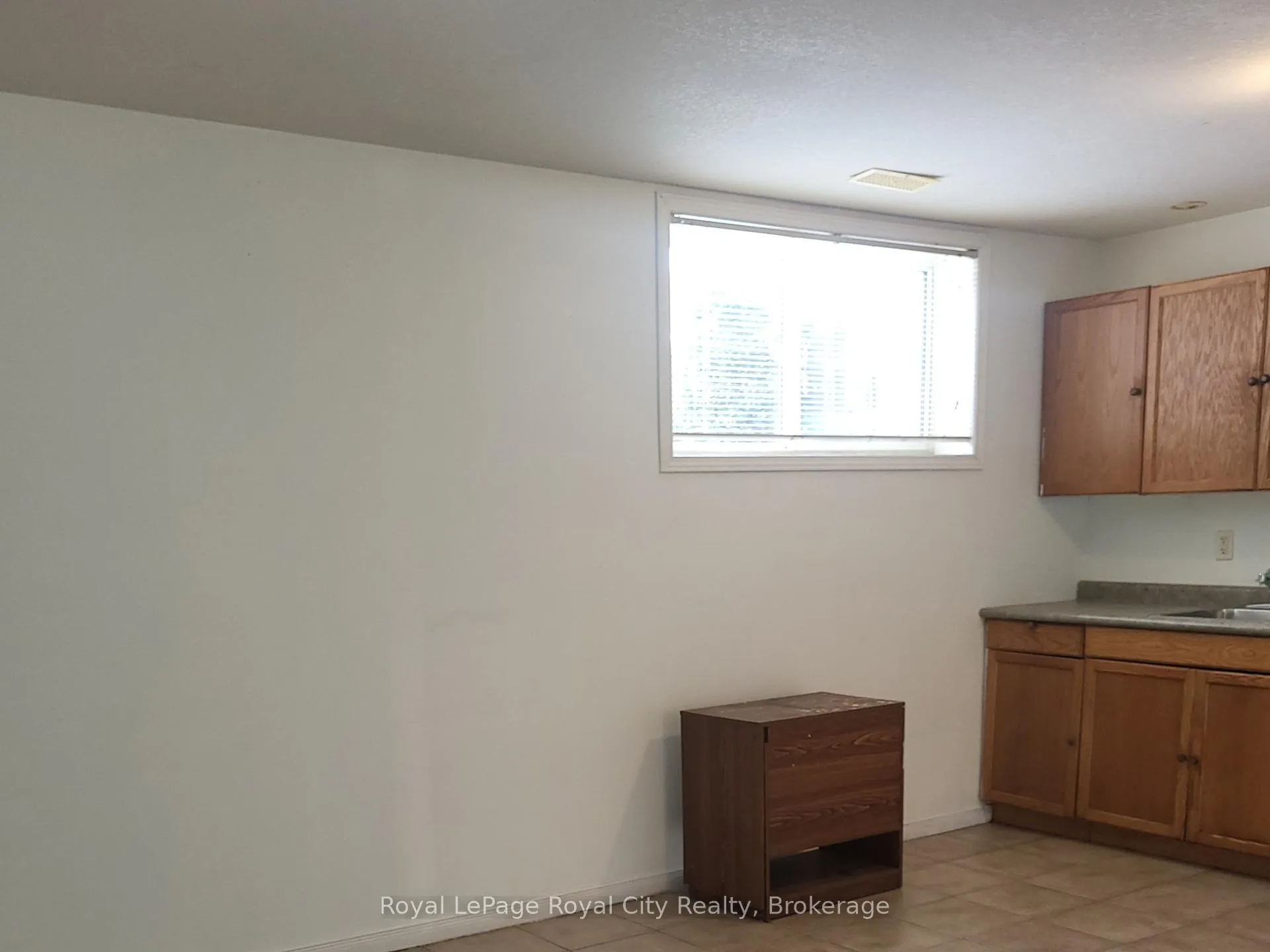 Photo 4 of 26 Howden Crescent, Guelph, Pineridge/Westminster Woods — HOMEH