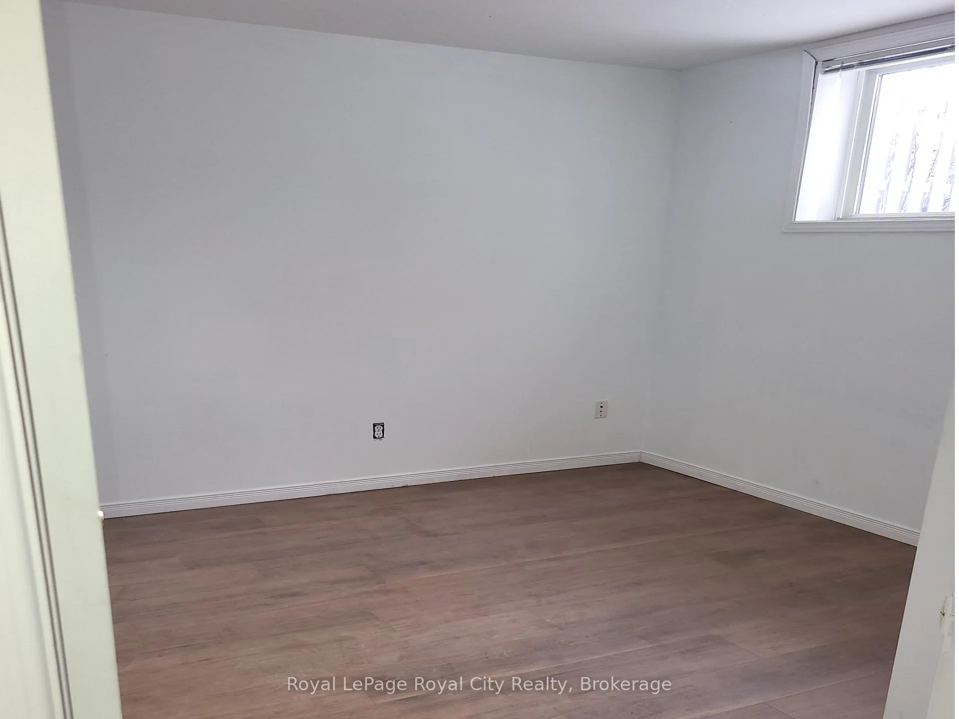 Photo 8 of 26 Howden Crescent, Guelph, Pineridge/Westminster Woods — HOMEH