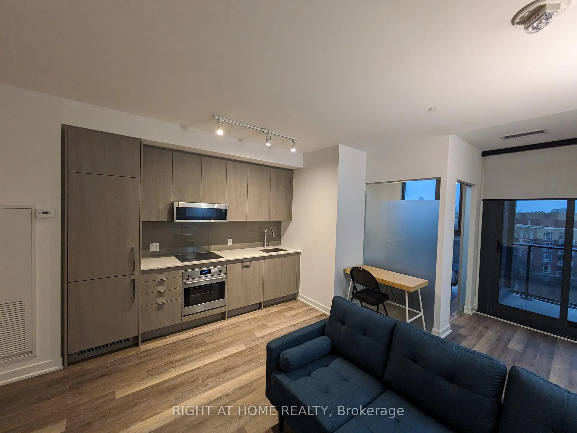Photo 2 of Unit 710, 250 Lawrence Avenue W, Toronto, Lawrence Park North — HOMEH
