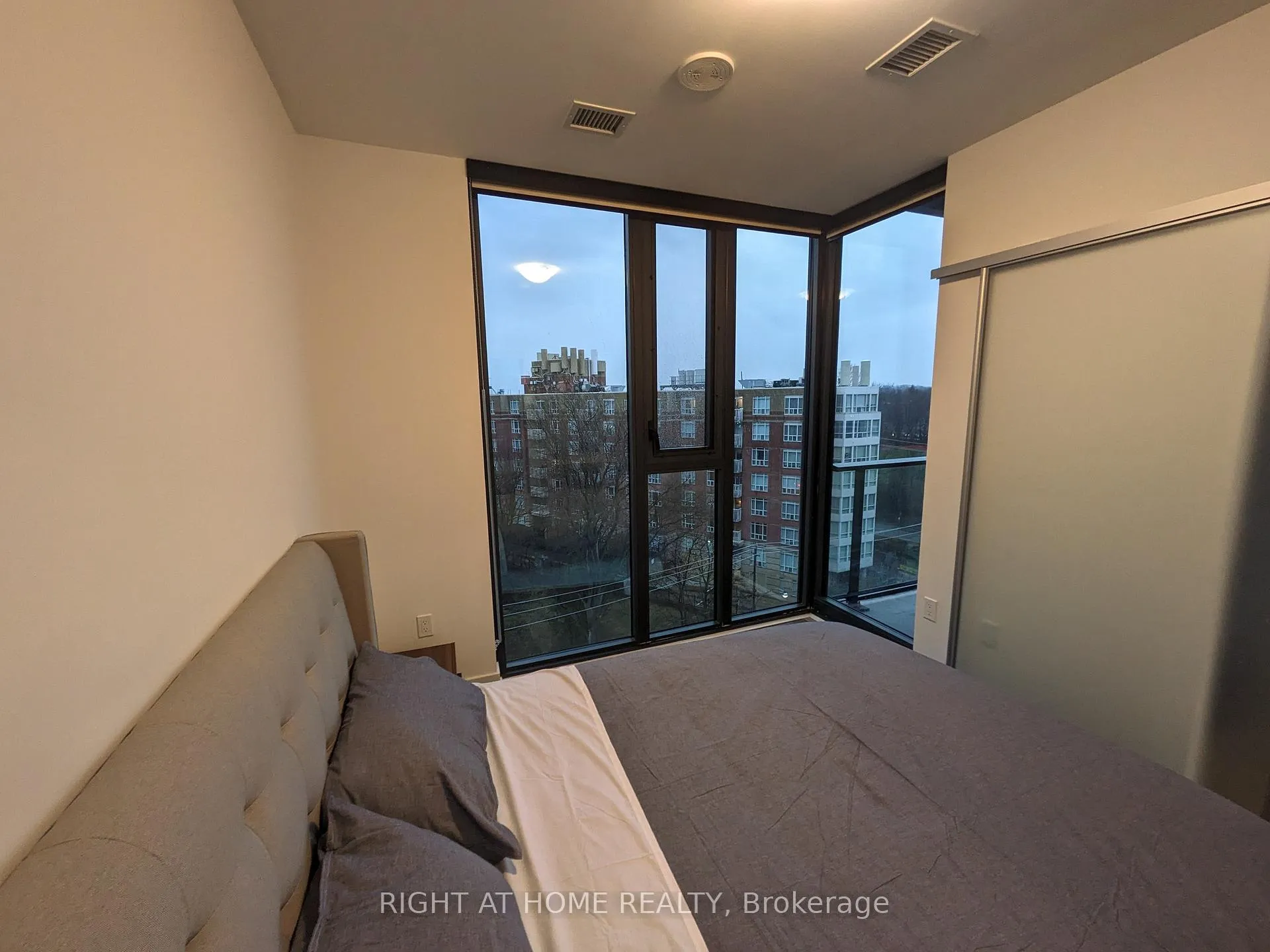Photo 7 of Unit 710, 250 Lawrence Avenue W, Toronto, Lawrence Park North — HOMEH