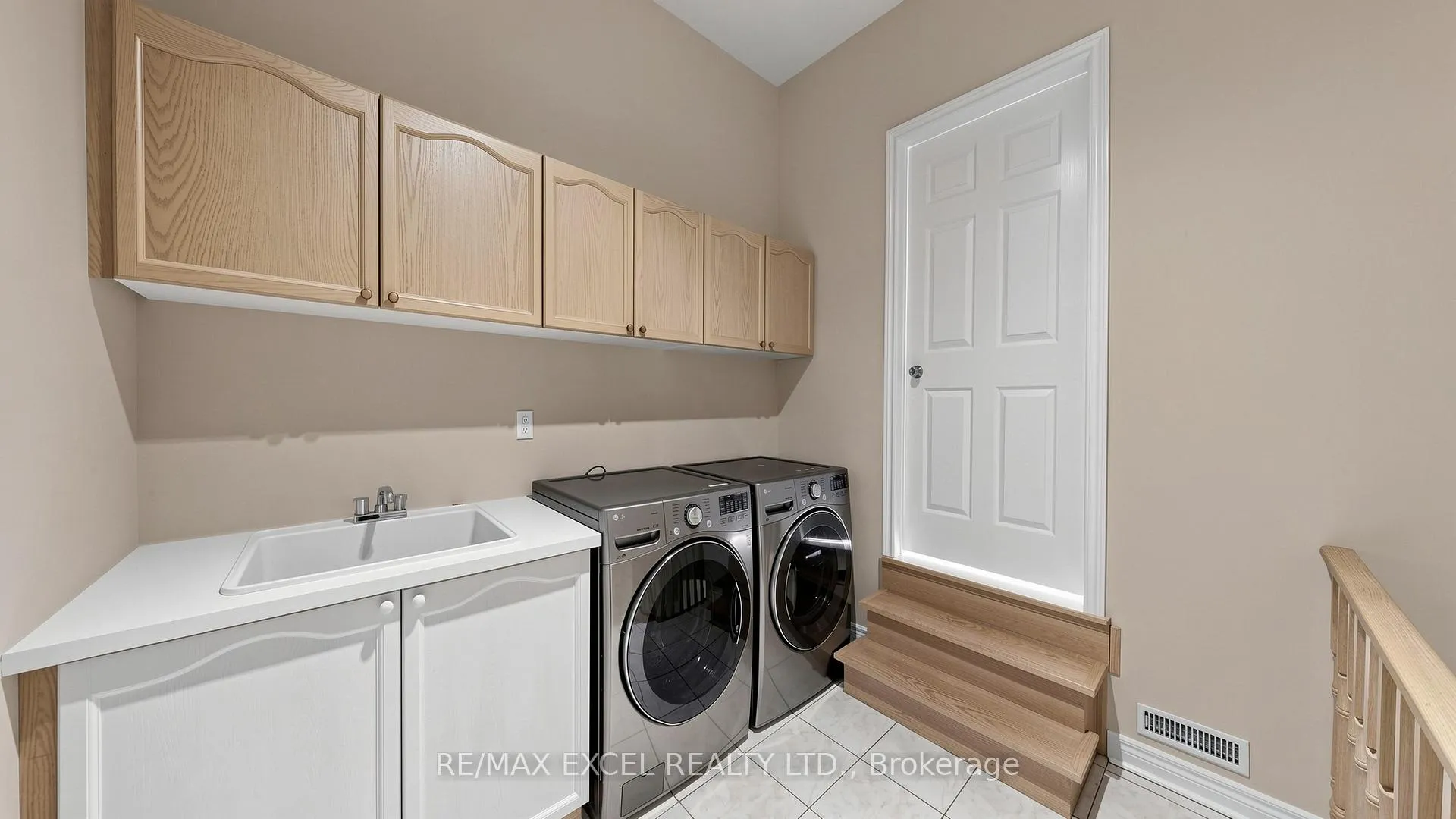 Photo 11 of 2159 Rodick Road, Markham, Cachet — HOMEH