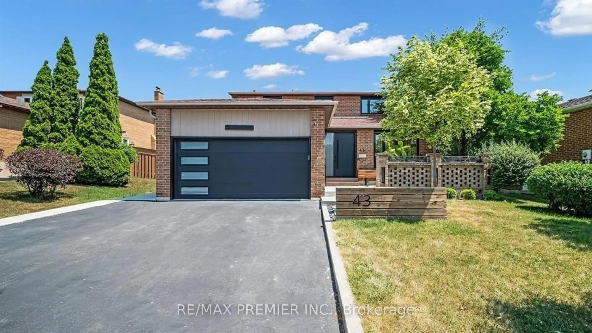 Front of Unit Basement, 43 Brandy Crescent