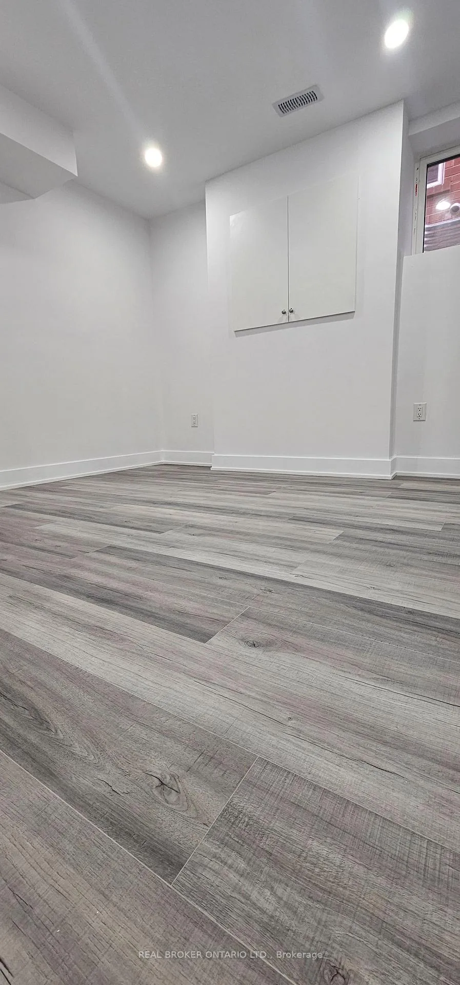 Photo 9 of Unit Basement B, 1296 Ellenton Crescent, Milton, Beaty — HOMEH
