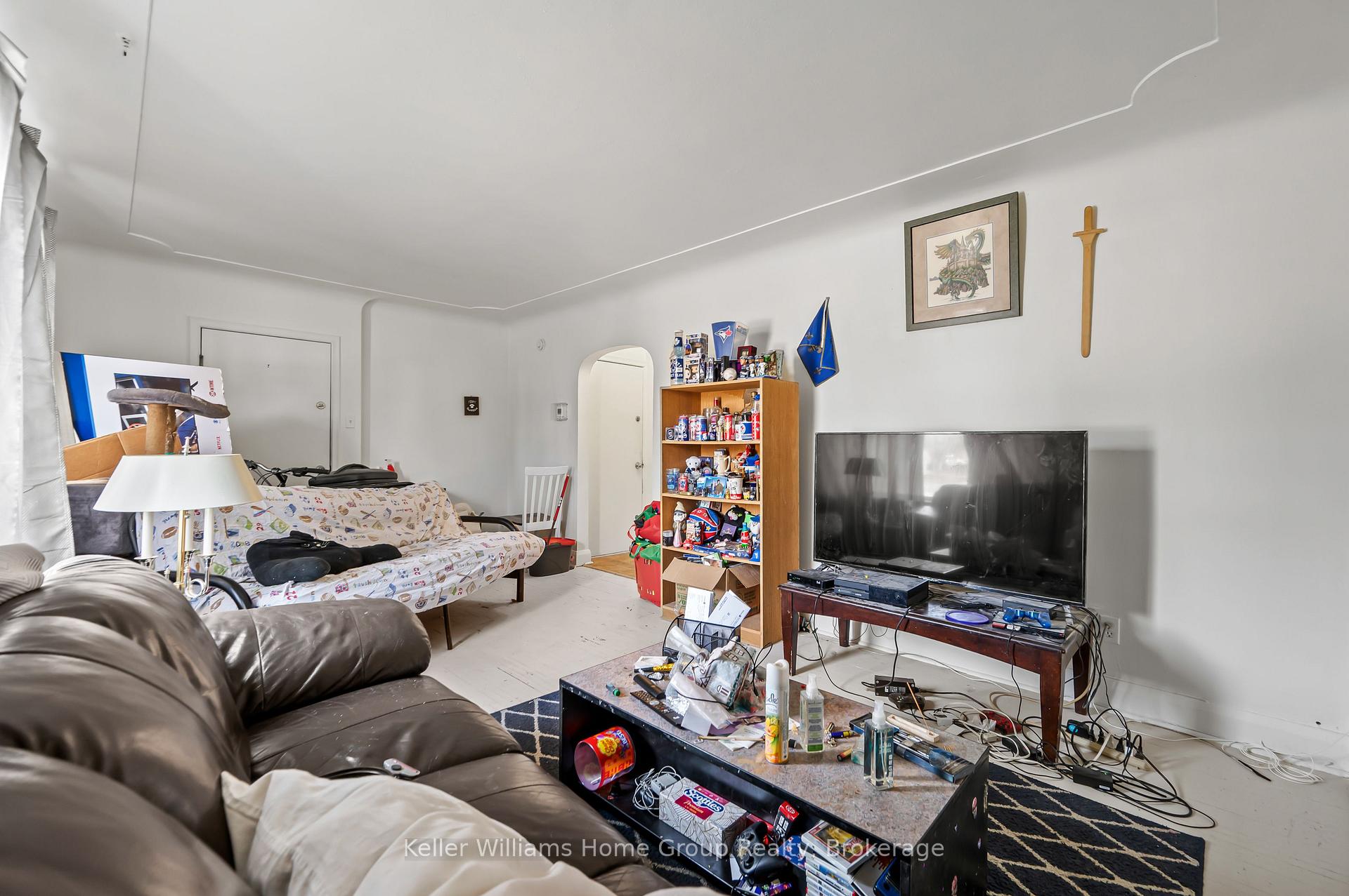 Photo 6 of 107 East Avenue, Kitchener — HOMEH