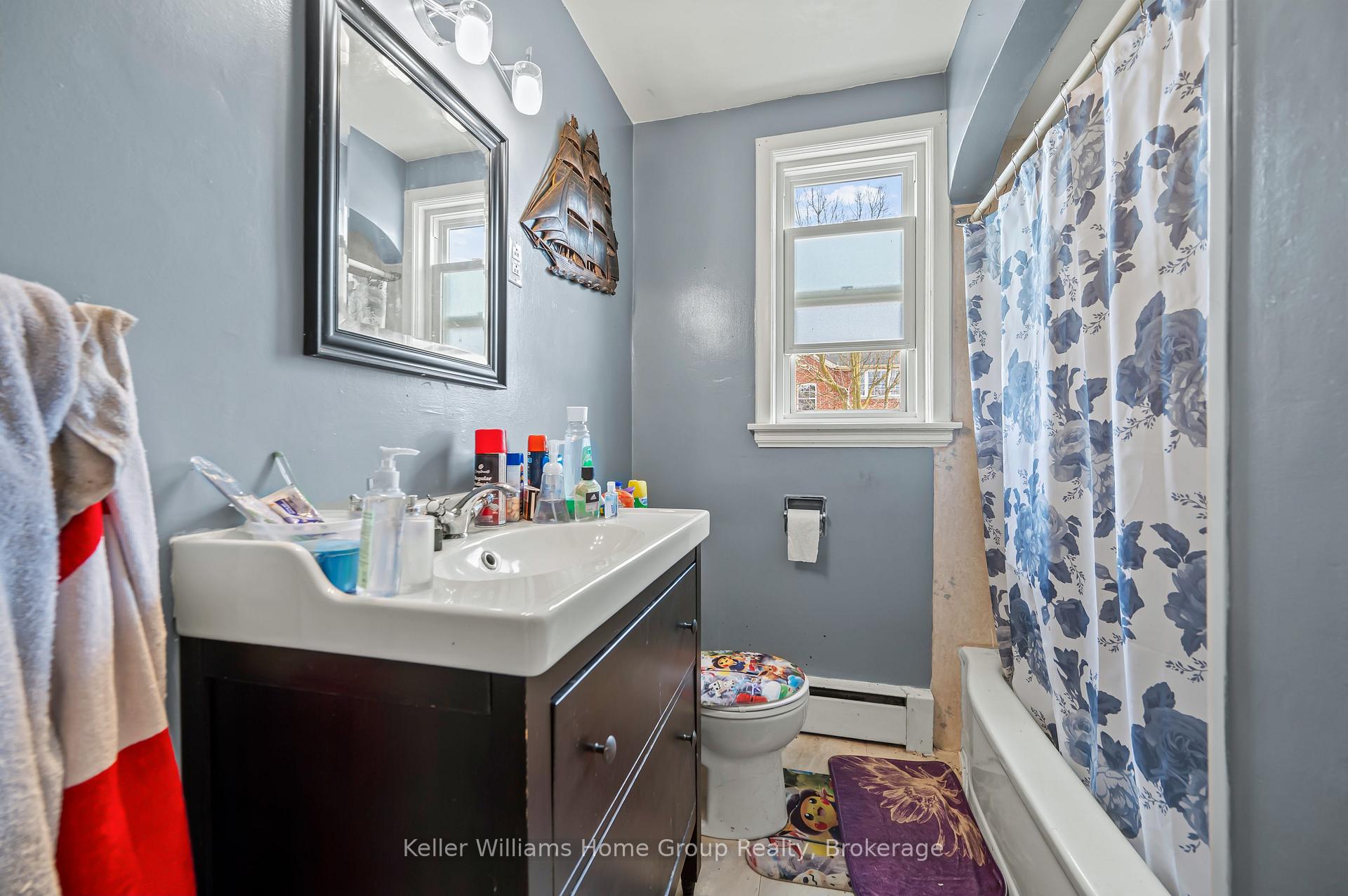 Photo 13 of 107 East Avenue, Kitchener — HOMEH