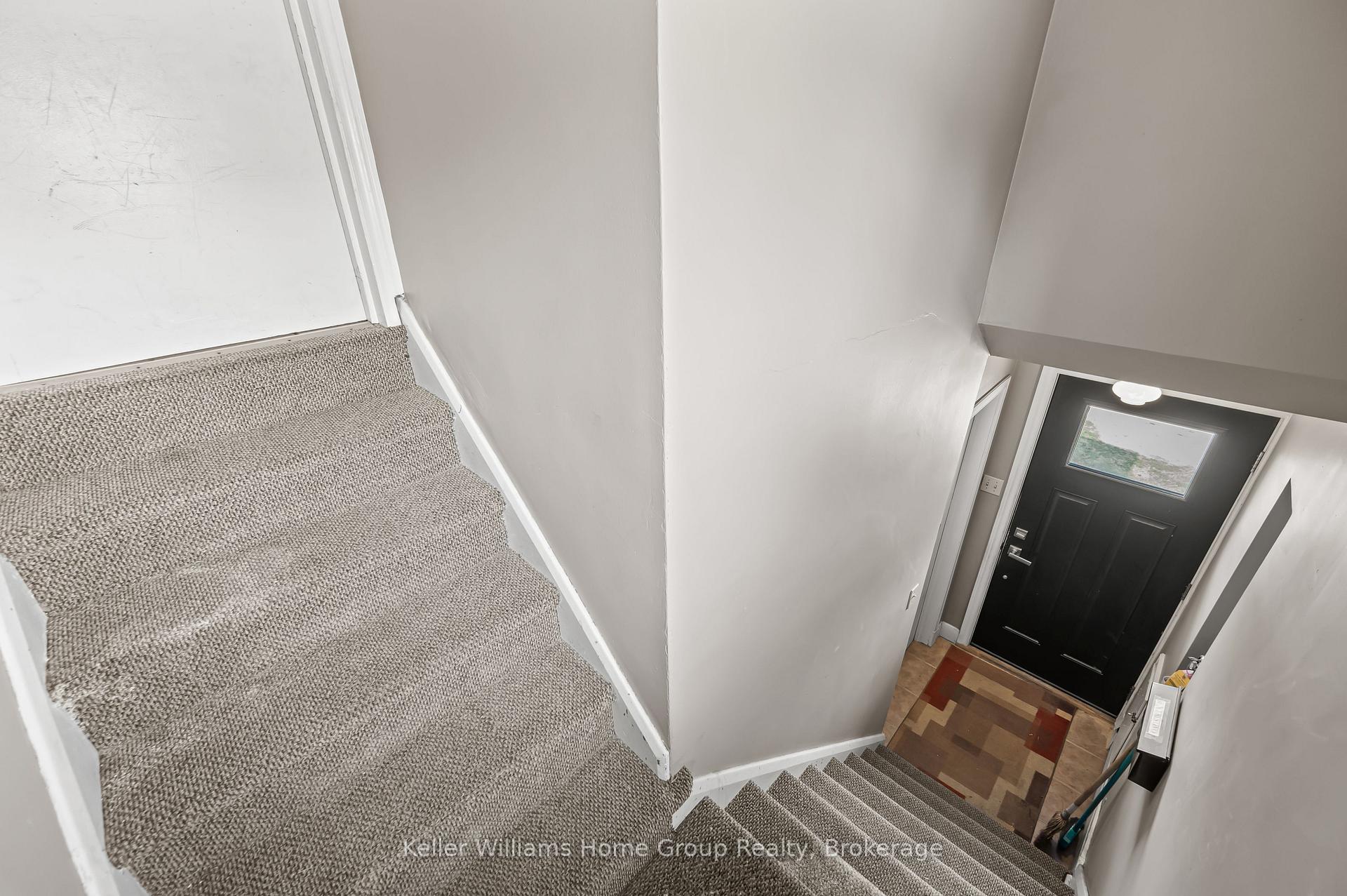 Photo 15 of 107 East Avenue, Kitchener — HOMEH
