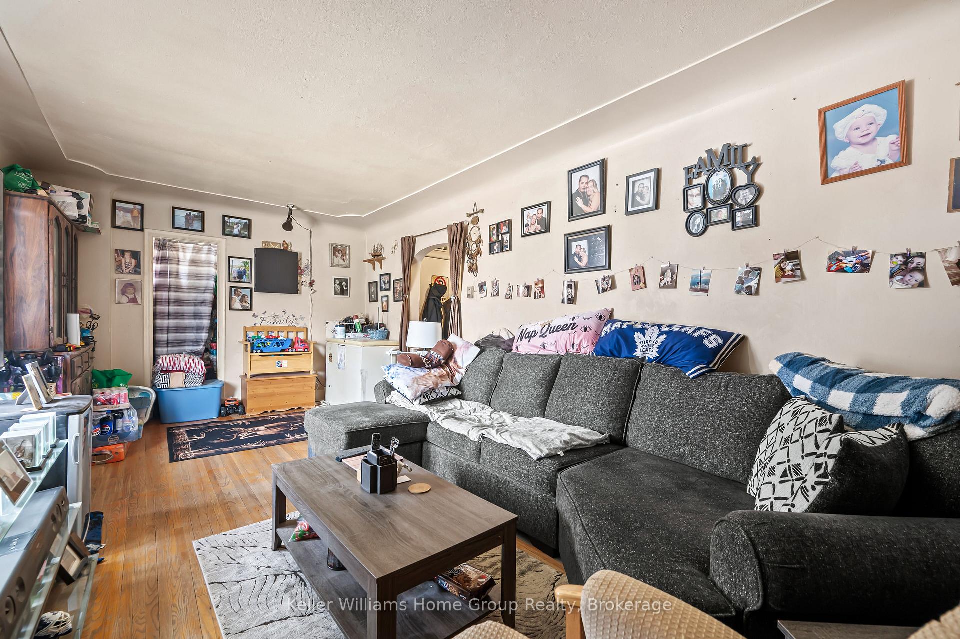 Photo 17 of 107 East Avenue, Kitchener — HOMEH