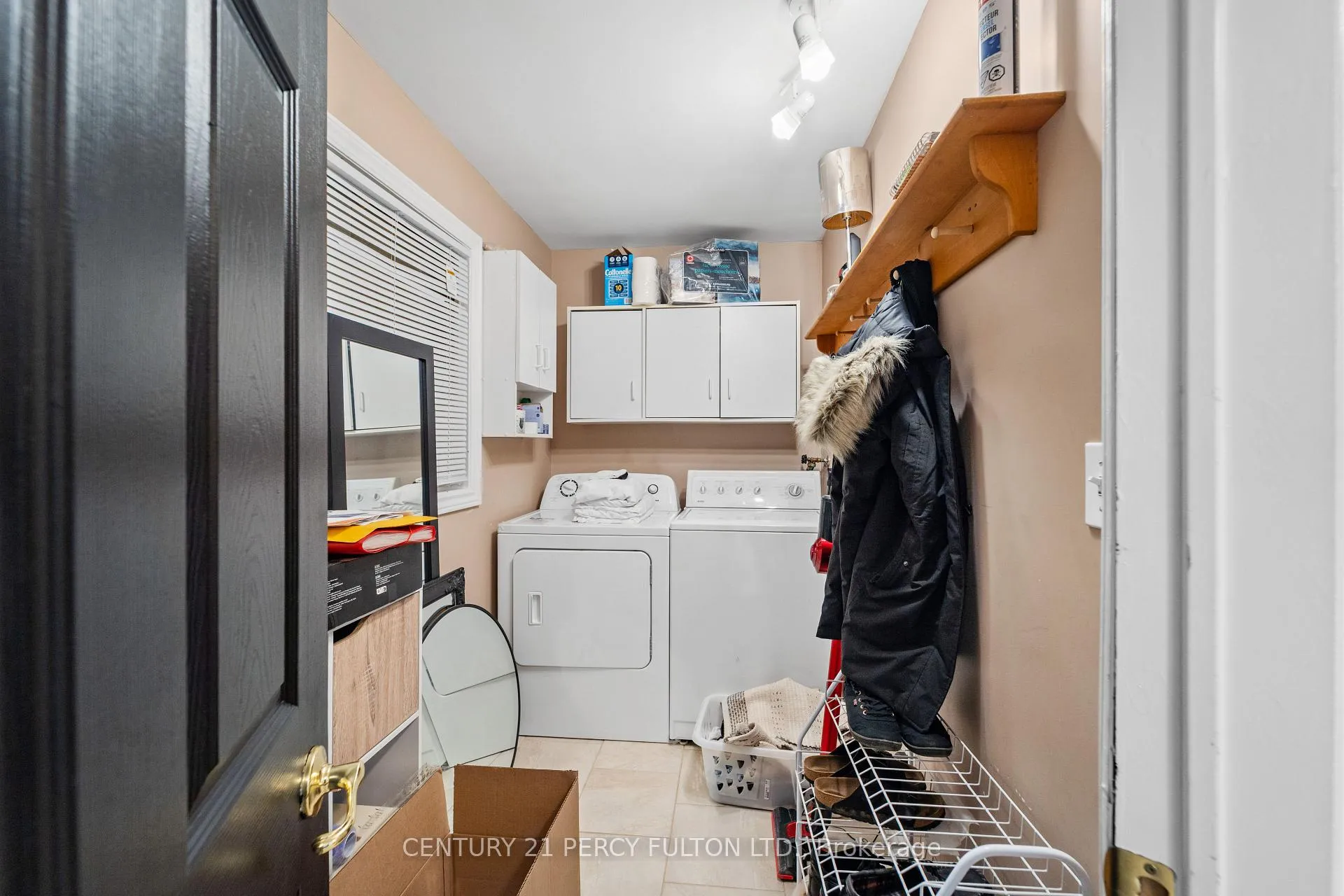 Photo 5 of 376 Fairlawn Street, Oshawa, McLaughlin — HOMEH