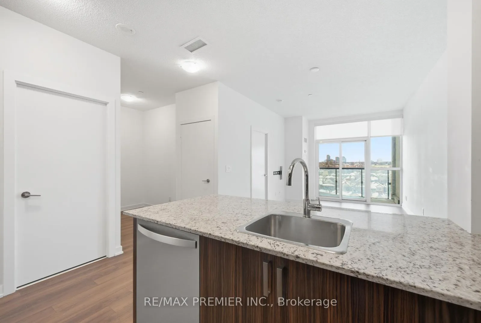 Photo 11 of Unit 617, 1603 Eglinton Avenue, Toronto, Oakwood Village — HOMEH