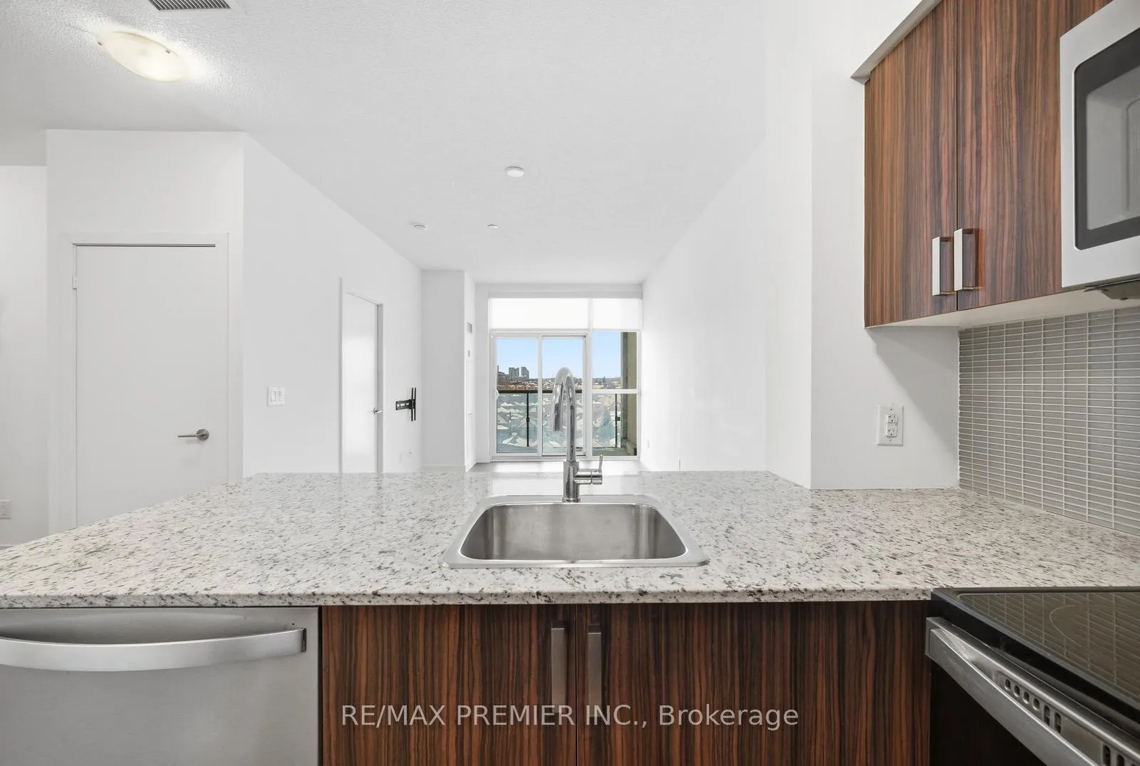 Photo 12 of Unit 617, 1603 Eglinton Avenue, Toronto, Oakwood Village — HOMEH