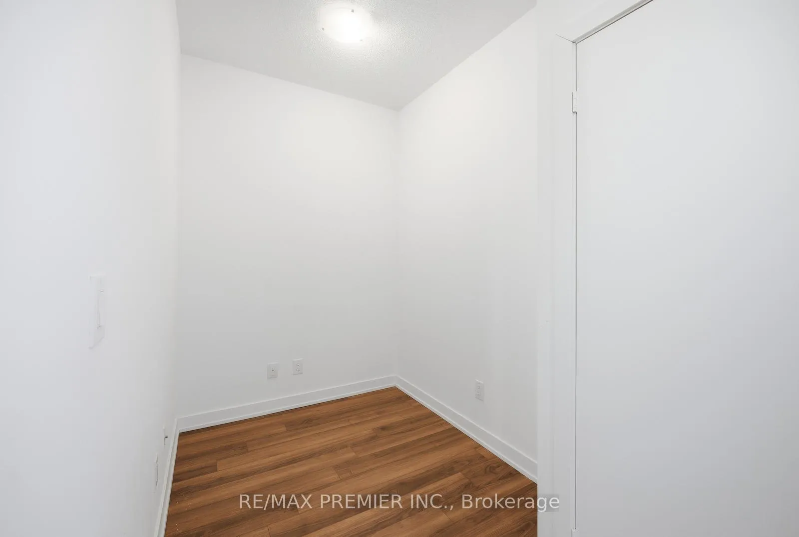 Photo 13 of Unit 617, 1603 Eglinton Avenue, Toronto, Oakwood Village — HOMEH