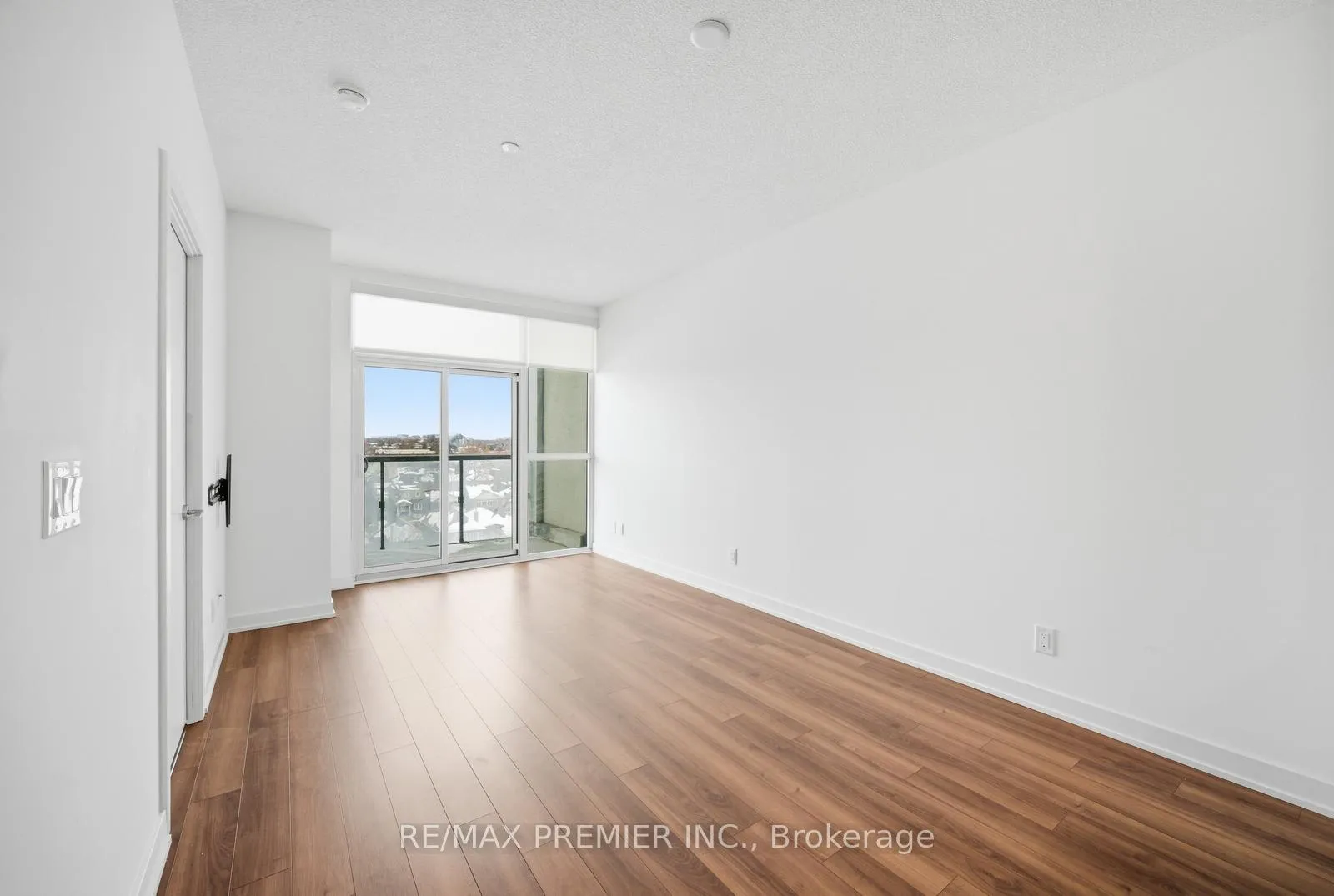 Photo 15 of Unit 617, 1603 Eglinton Avenue, Toronto, Oakwood Village — HOMEH