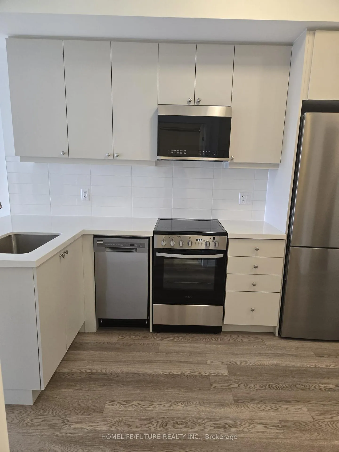 Photo 4 of Unit 720, 51 Clarington Boulevard, Clarington, Bowmanville — HOMEH